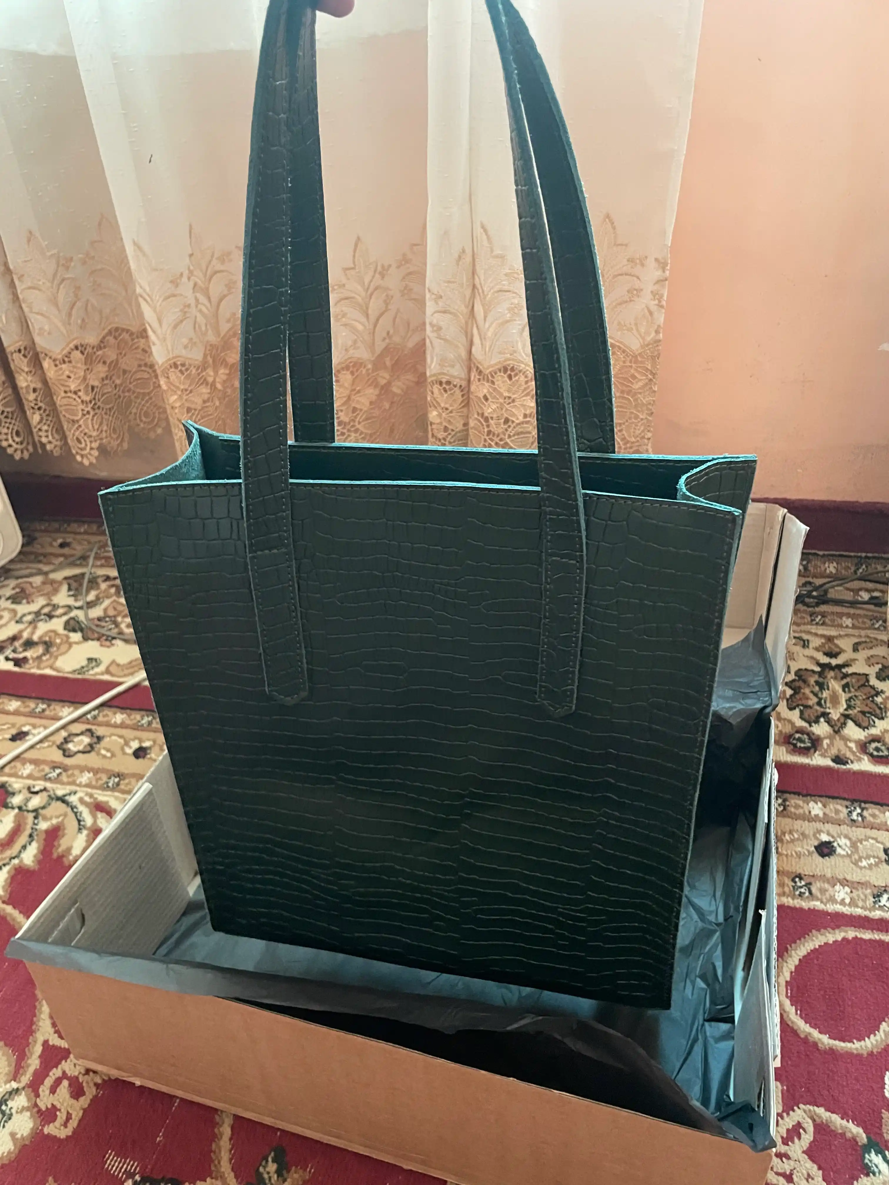 Ayollar sumkasi tabiiy charmdan Black Gator