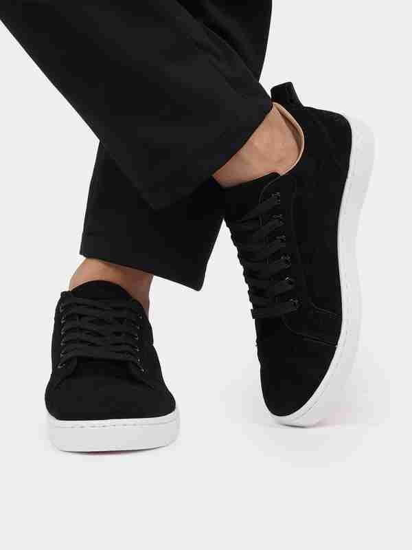 Yirtqich hayvon gozalni zorlaydi, rus tilida jinsiy aloqa