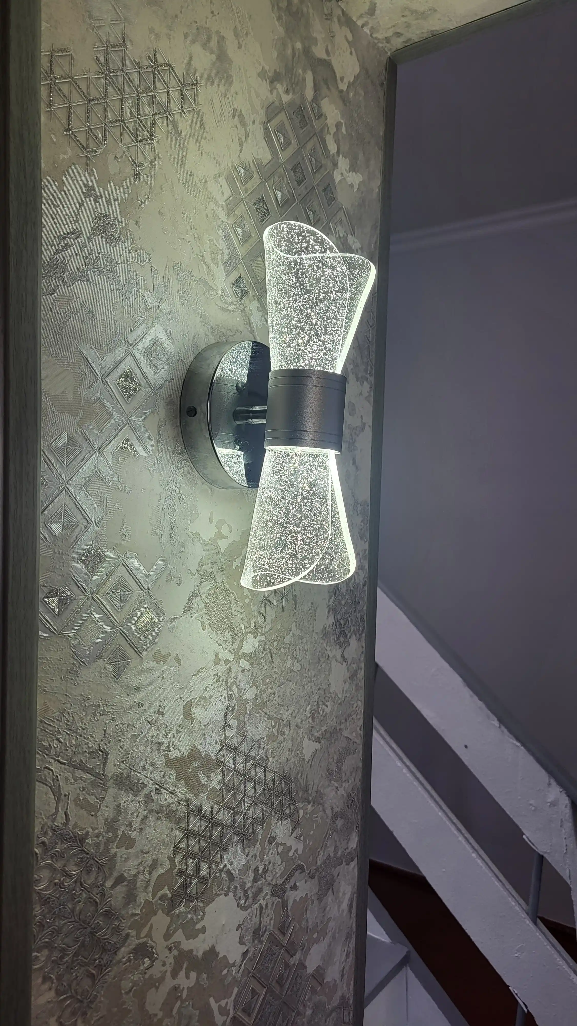 Bra - devor chirog‘i, LED, 3 rejimli, uy va ofis uchun