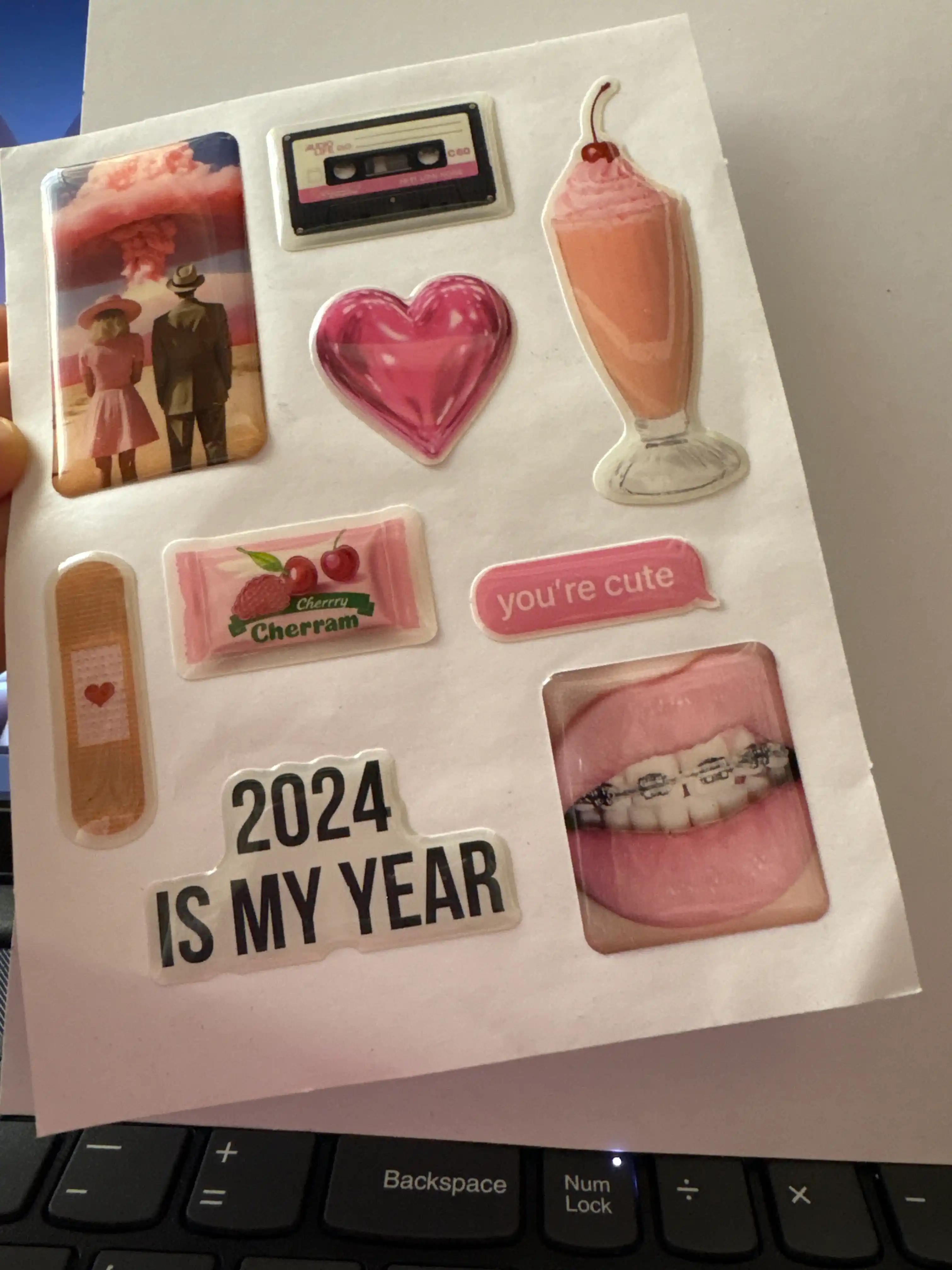 Telefon, iPhone, noutbuk va quloqchinlar uchun 3D stiker stikeri