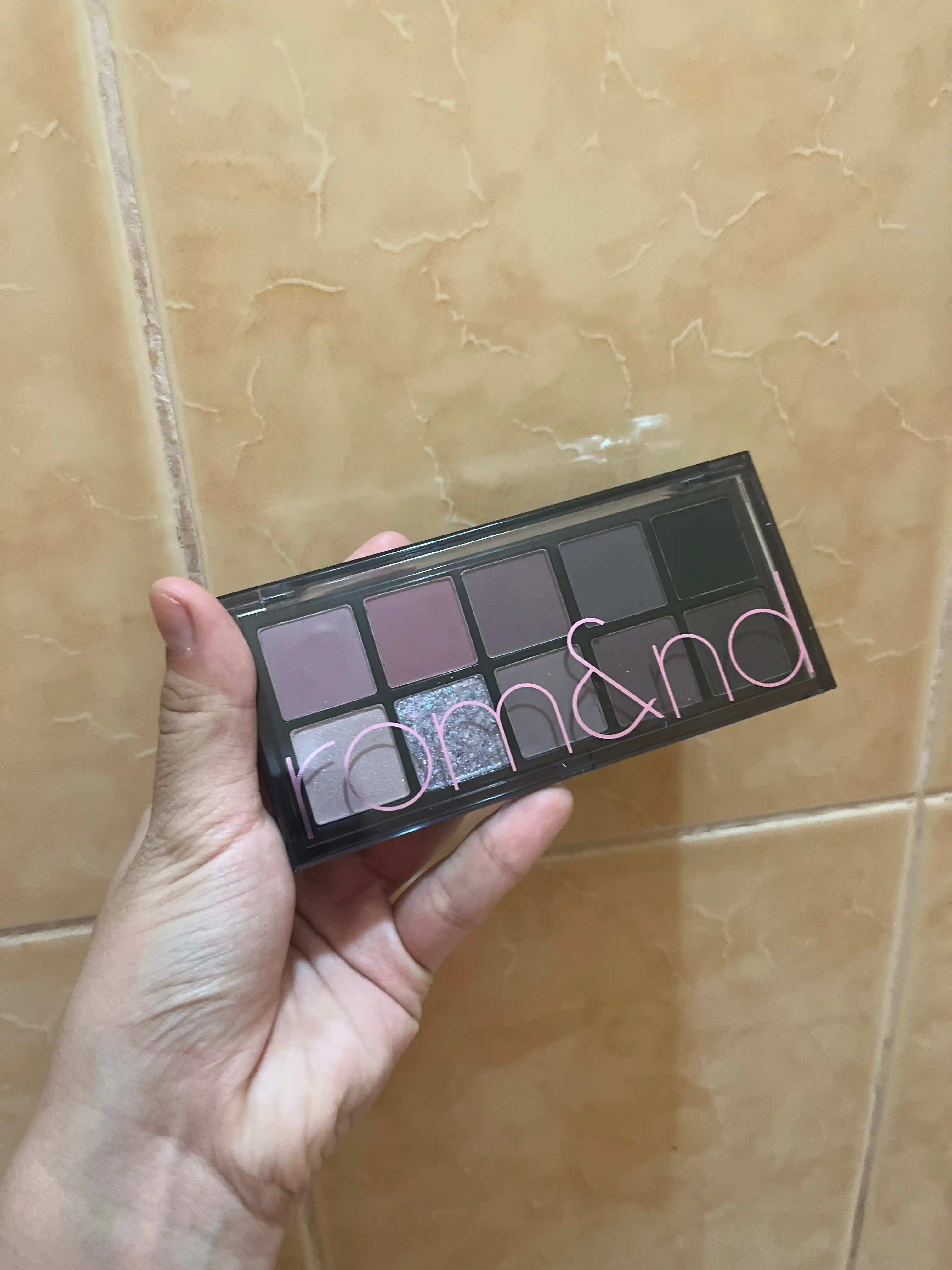 Большая палетка теней для век rom&nd Better Than Palette