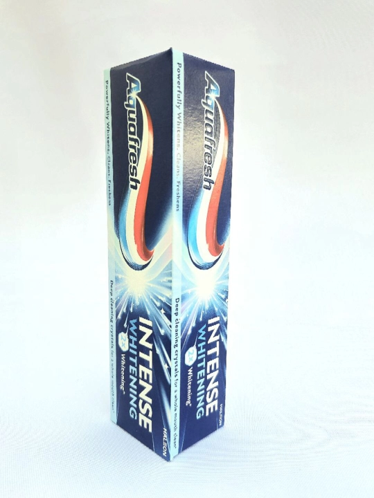 Зубная паста Aquafresh Intense Whitening 75мл