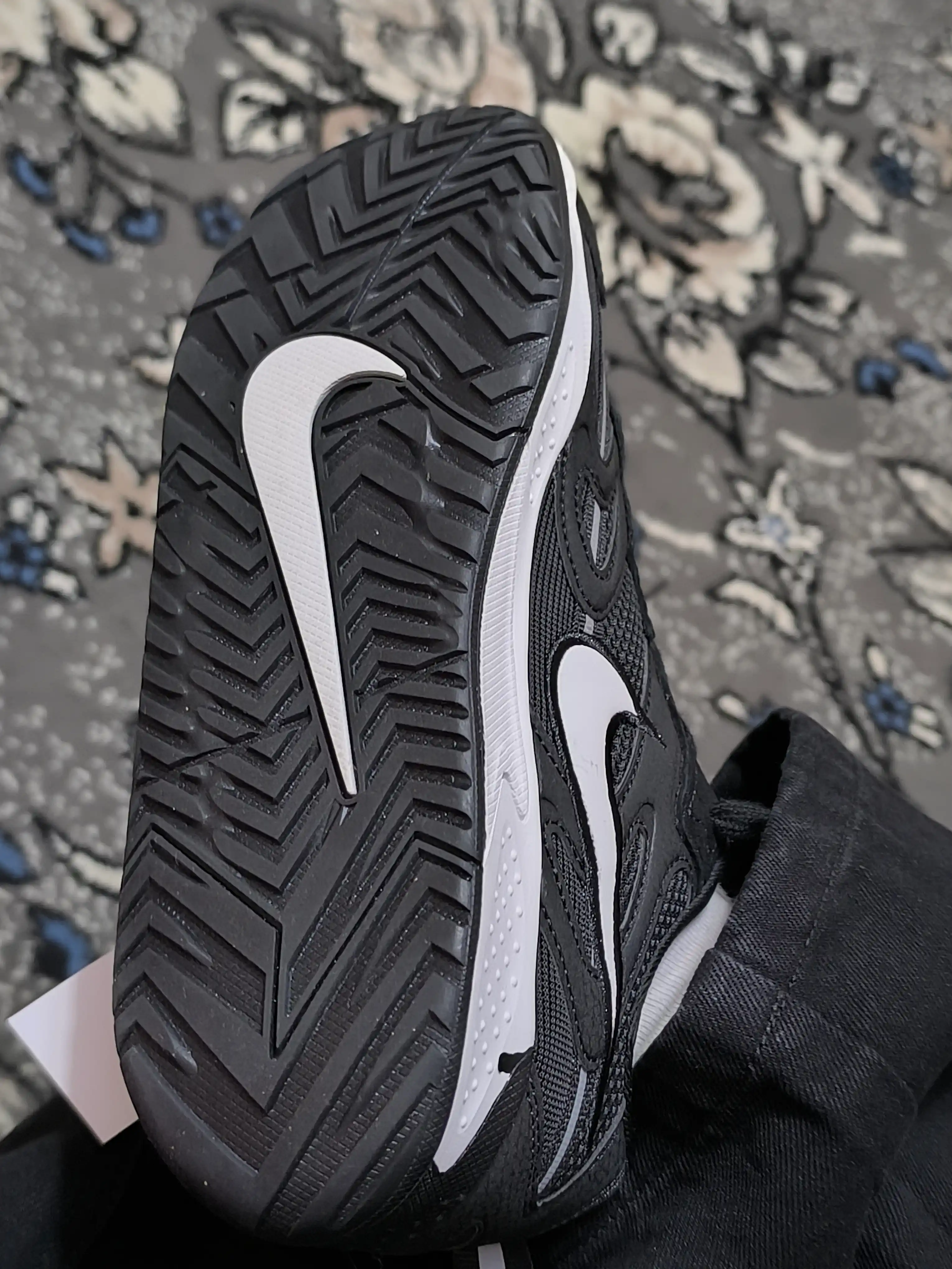 Erkaklar, ayollar, o‘smirlar krossovkalari Nike JAM, zal uchun, sport uchun, 41–45