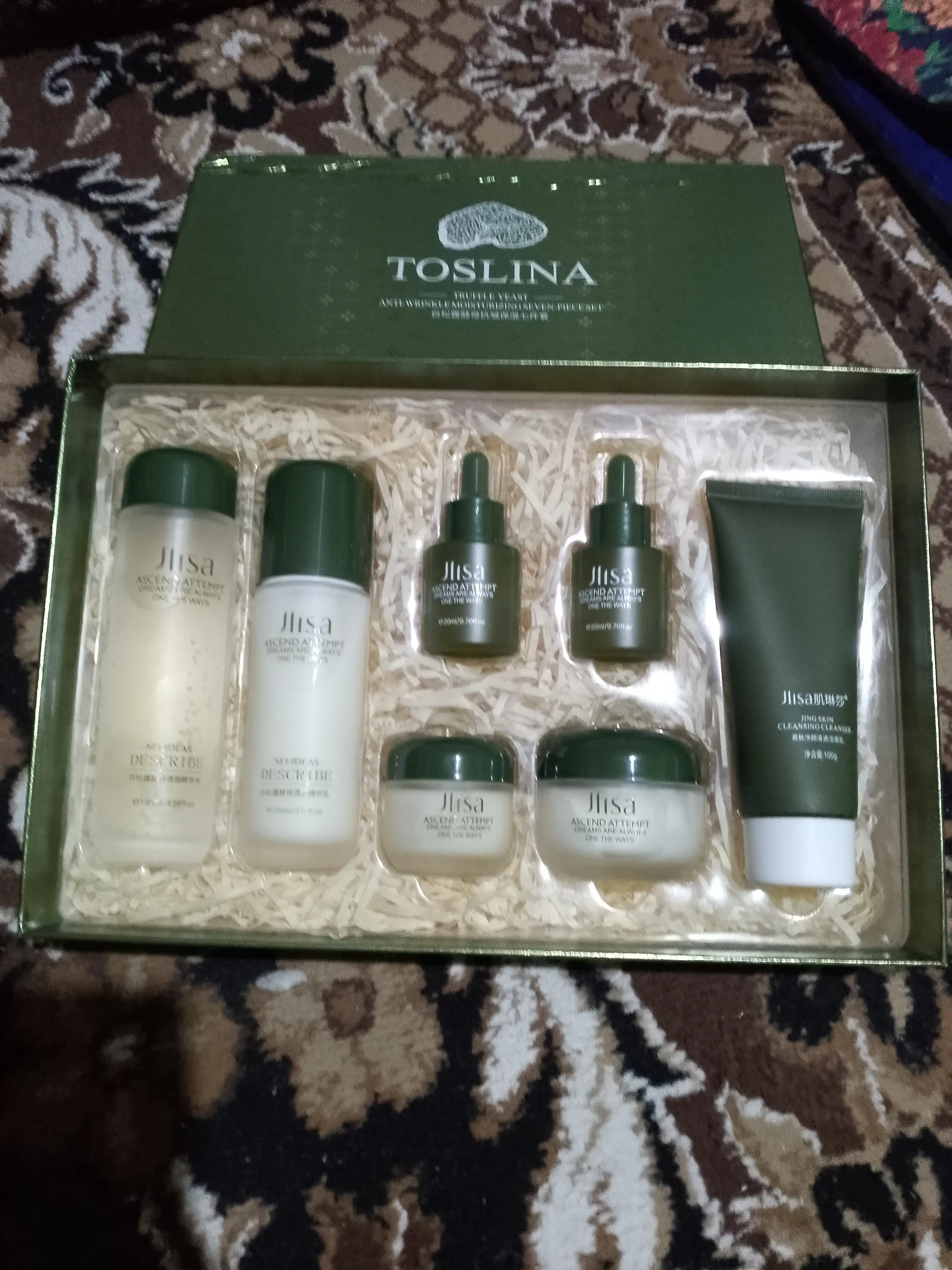 Yuzga uxod nabor, kosmetik to'plami JLISA, 7 si 1 da ajinlarga qarshi, ayollarga sovg'a