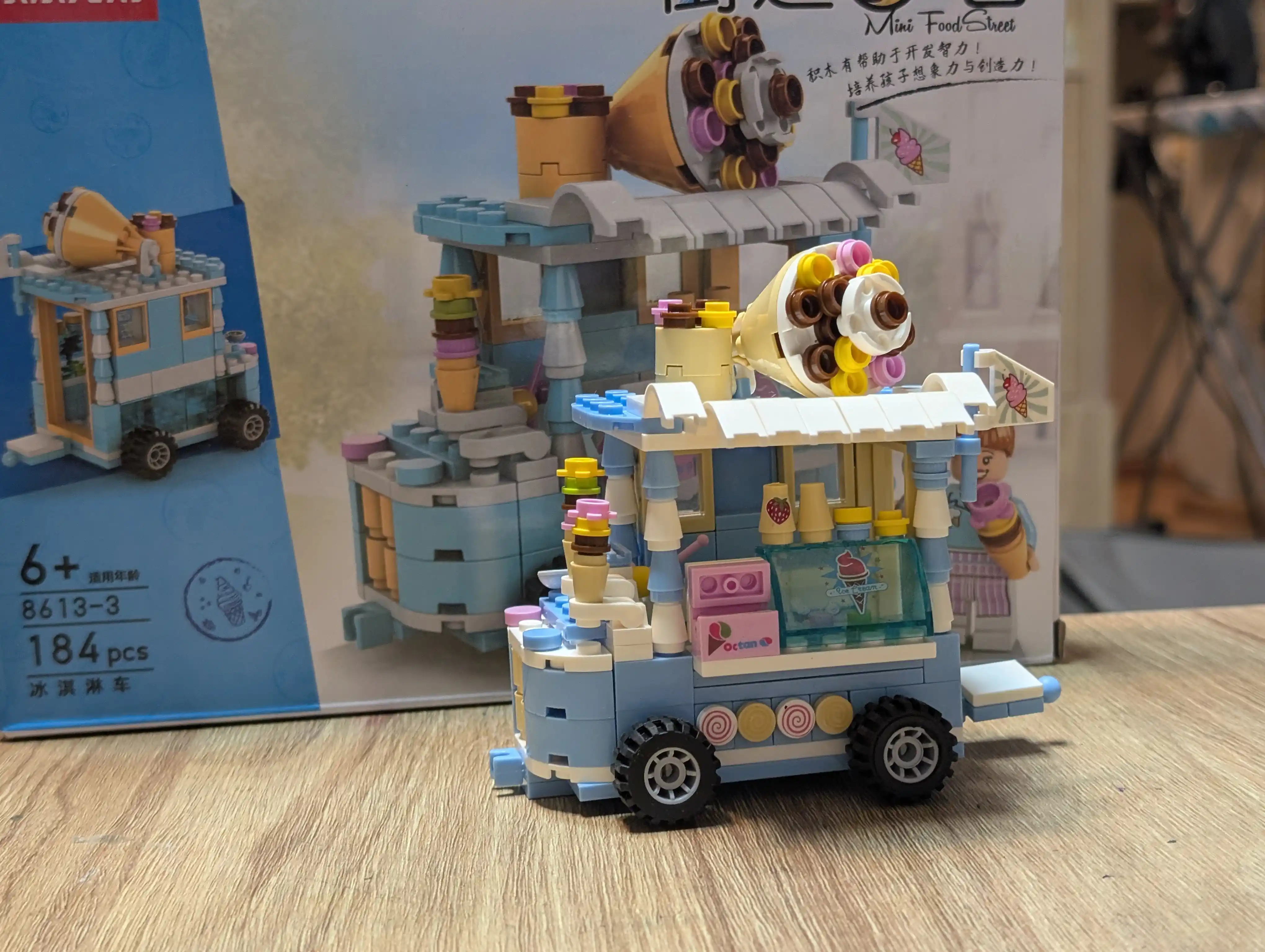 LEGO "G'ildirakdagi do'kon" konstruktor