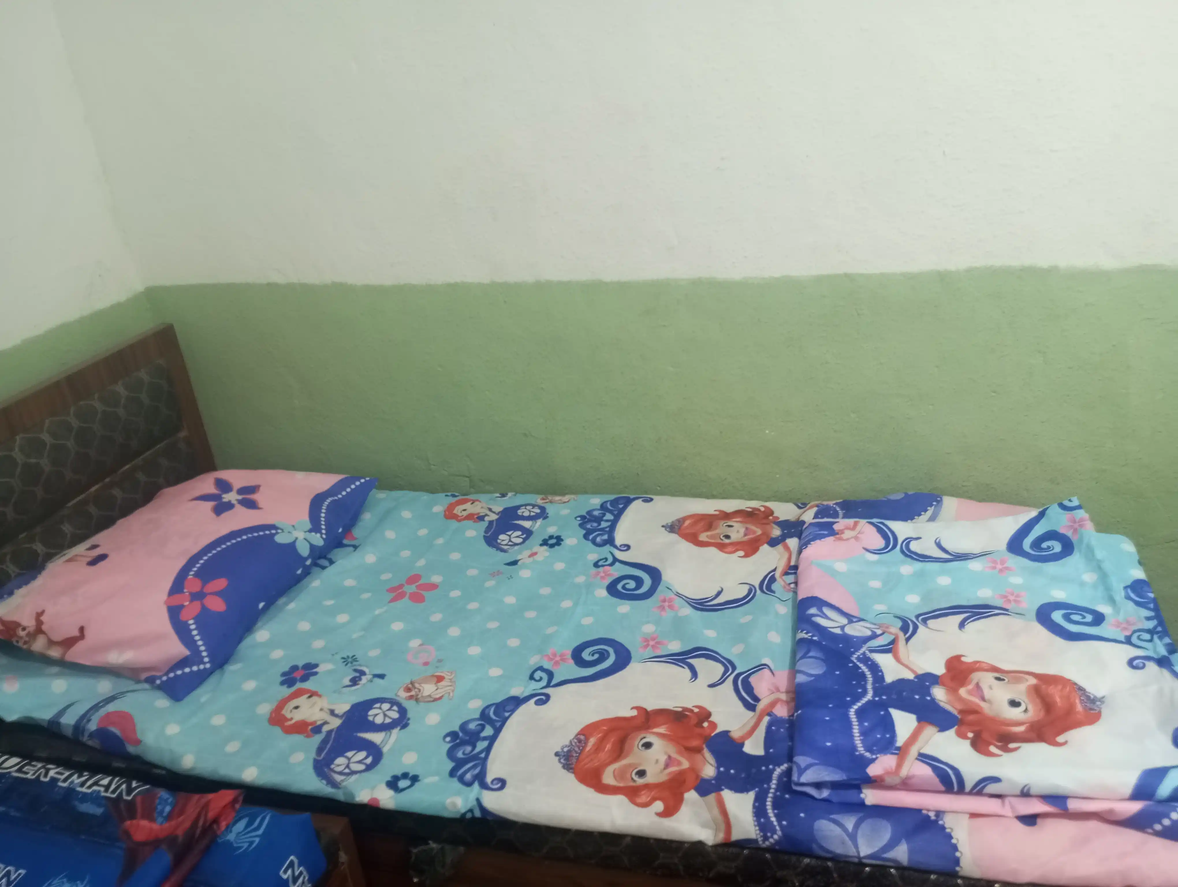 Bolalar choyshabi bir kishilik, eko bambuk, choyshab 1 ta, yostiq jildi 1 ta va ko'rpa jildi 1 ta