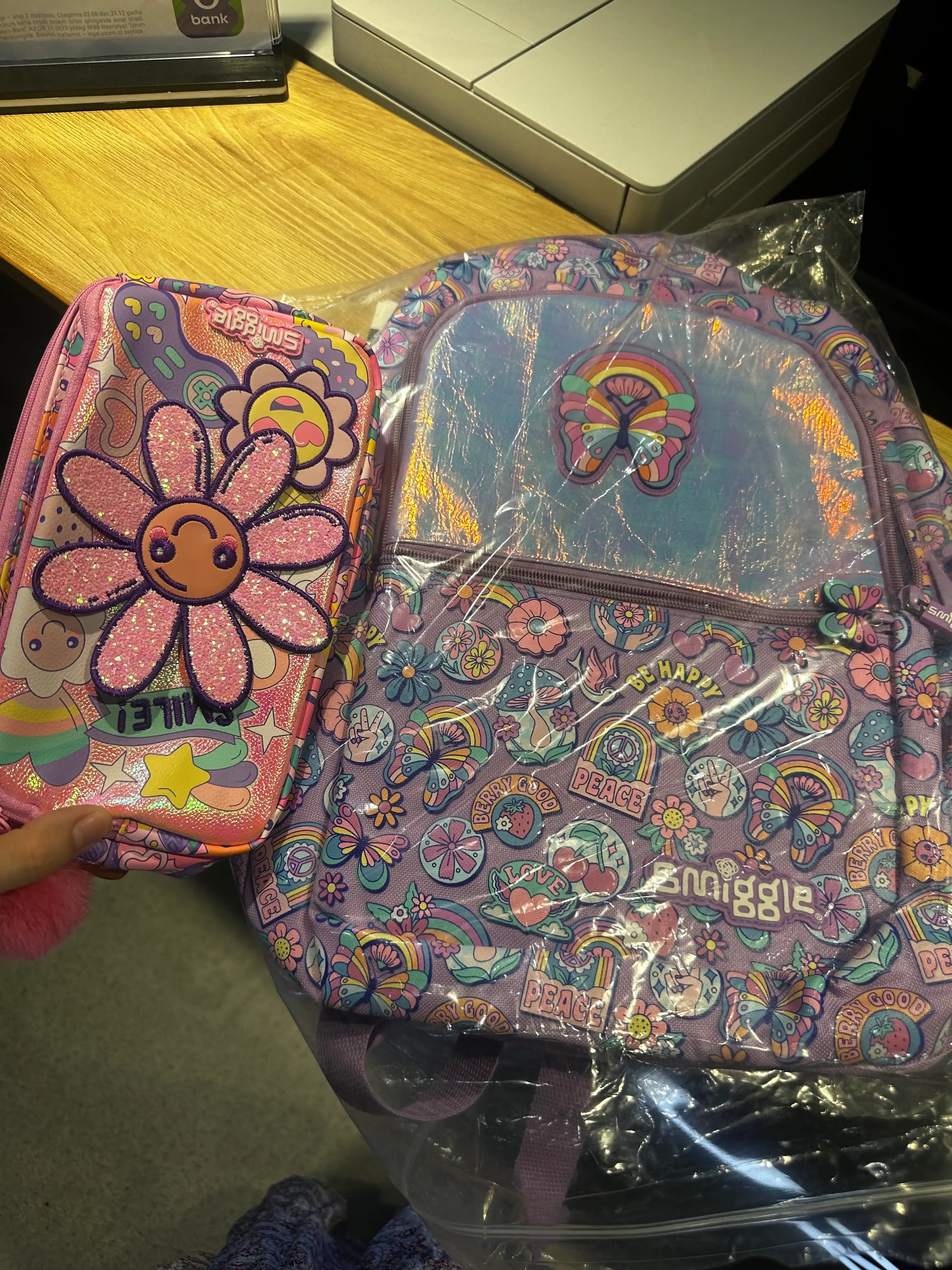 Maktab qalam qutisi Smiggle