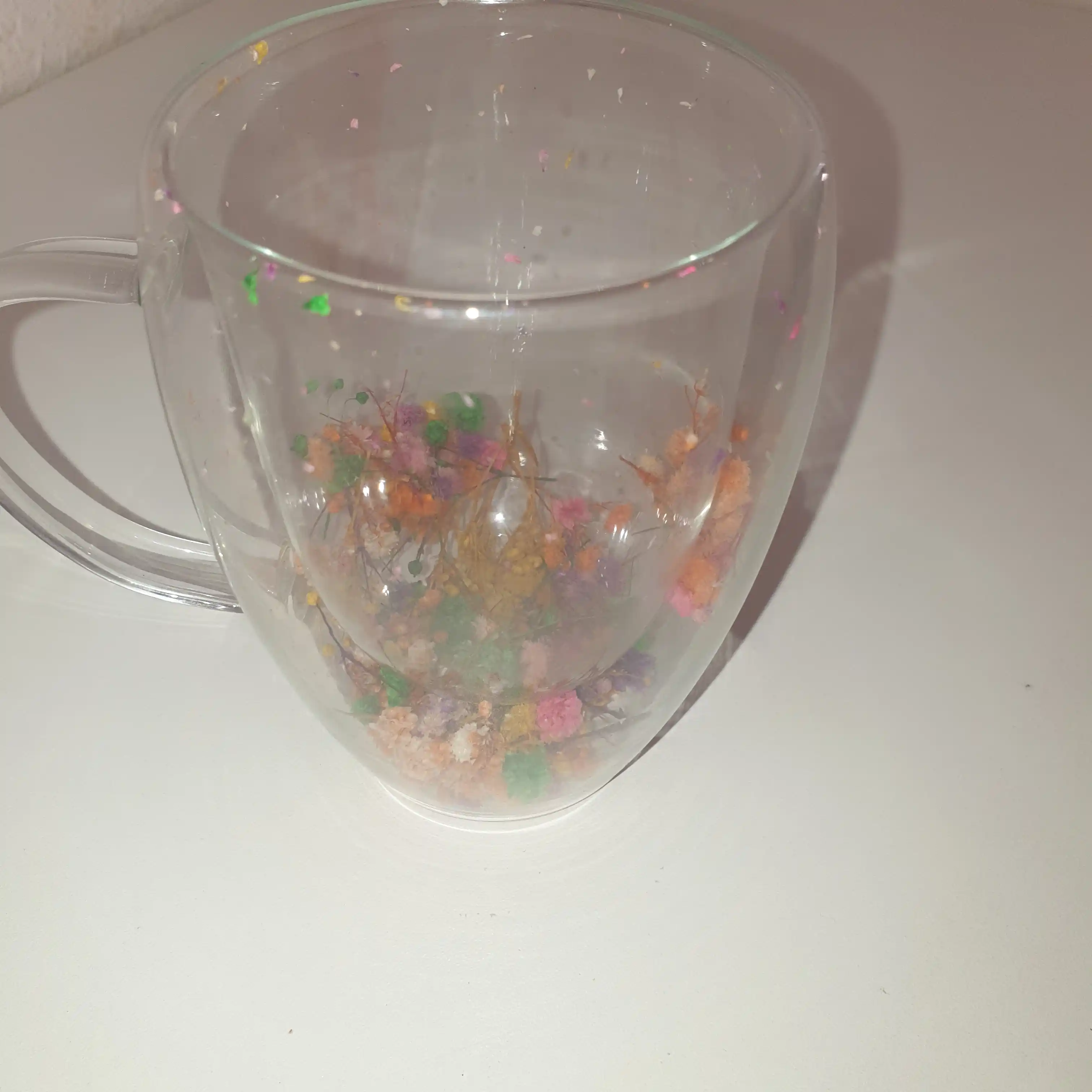 Shisha krujka, ikki devorli va gulli