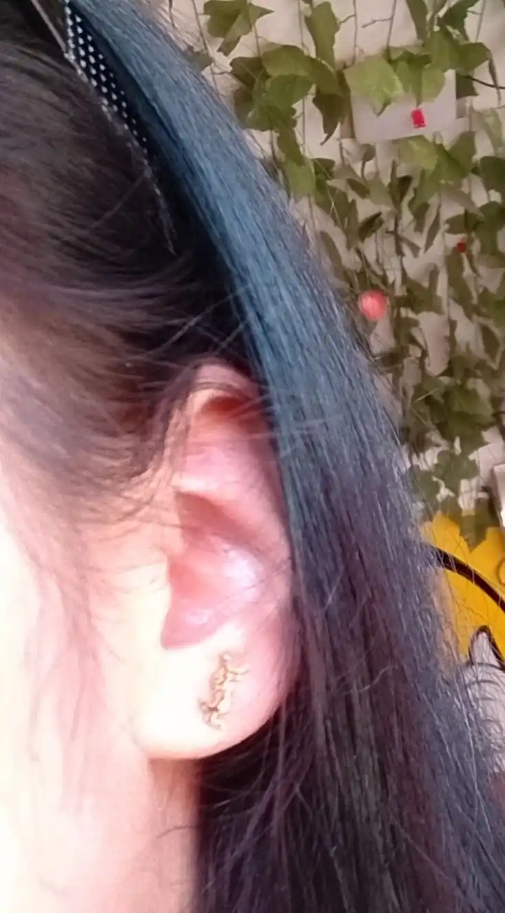 Комплект цепочка с кулоном, серьги YSL, клевер, золотой цвет, бижутерия