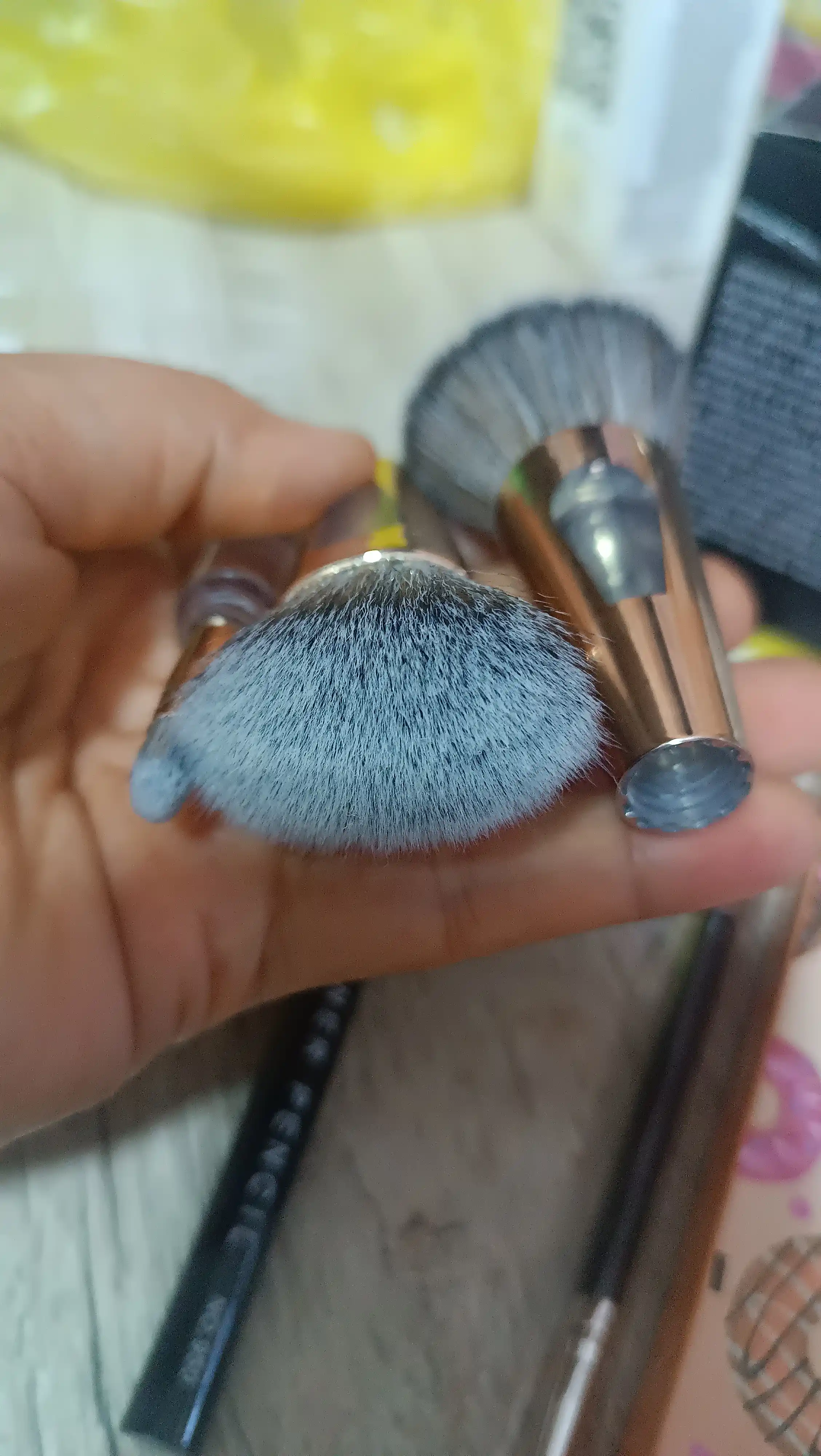 Кисть для макияжа