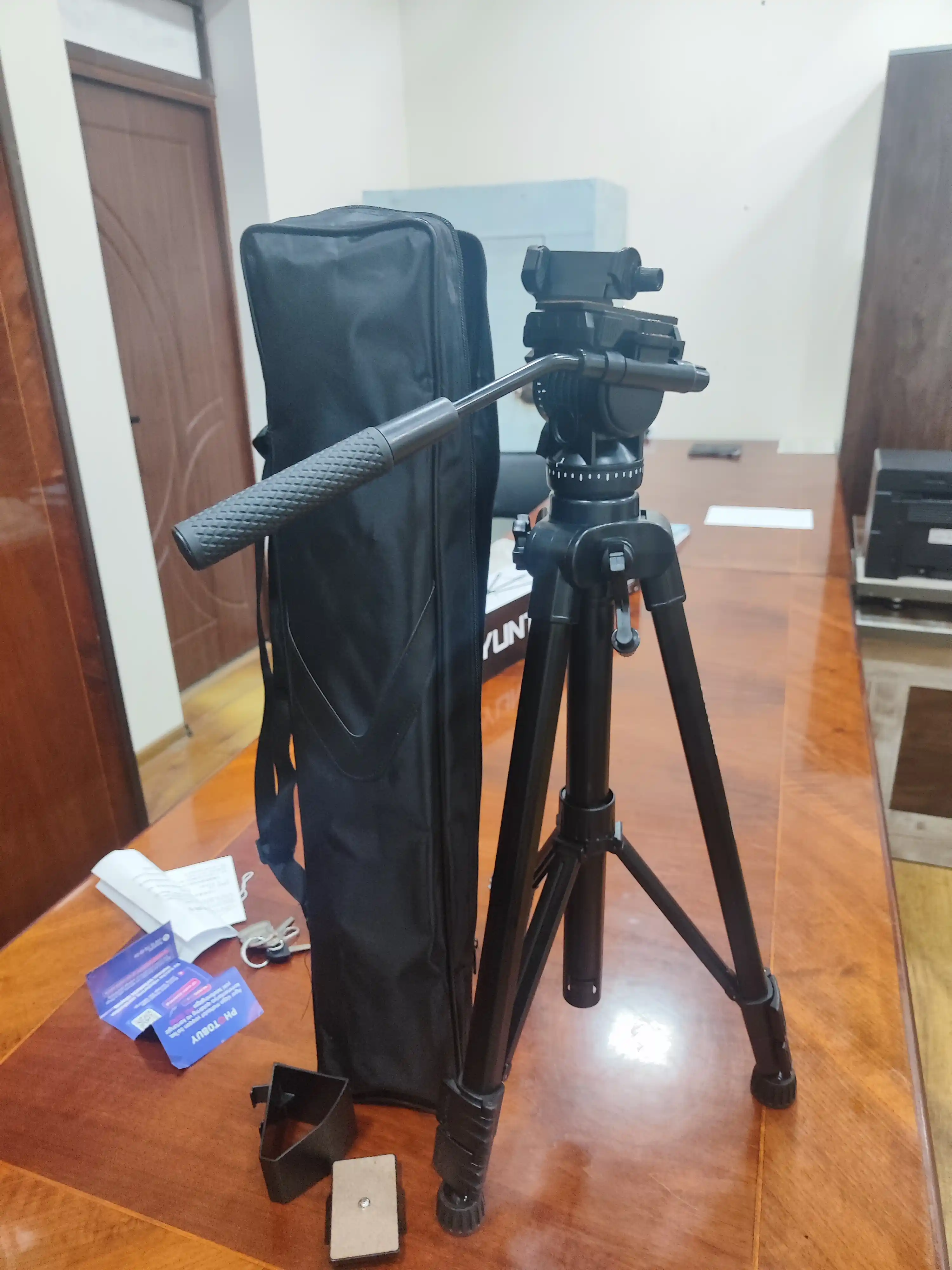 Штатив для камеры и телефона VCT-880