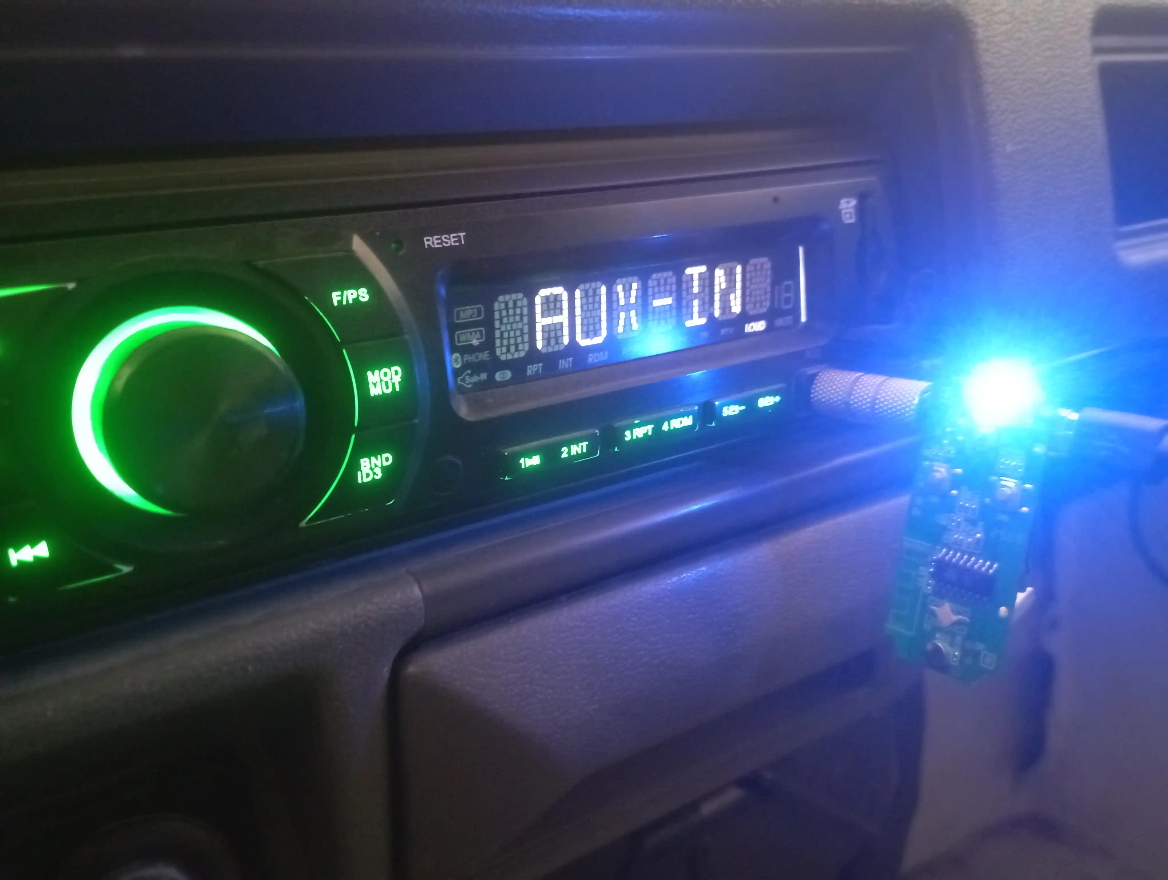 AUX адаптер в автомобиль, X6 Bluetooth 3.5 мм, для прослушивания музыки и разговоров по телефону