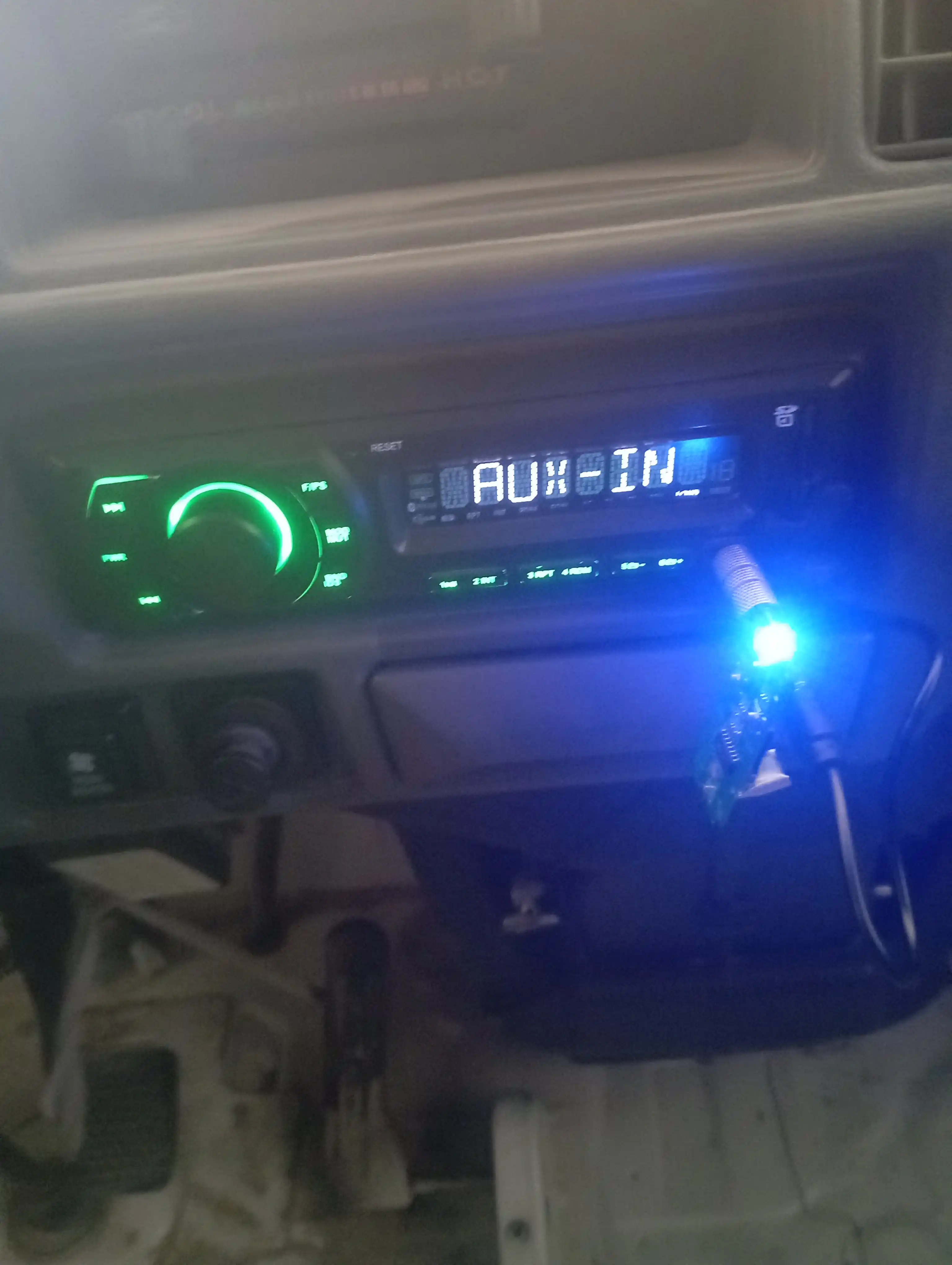 AUX адаптер в автомобиль, X6 Bluetooth 3.5 мм, для прослушивания музыки и разговоров по телефону