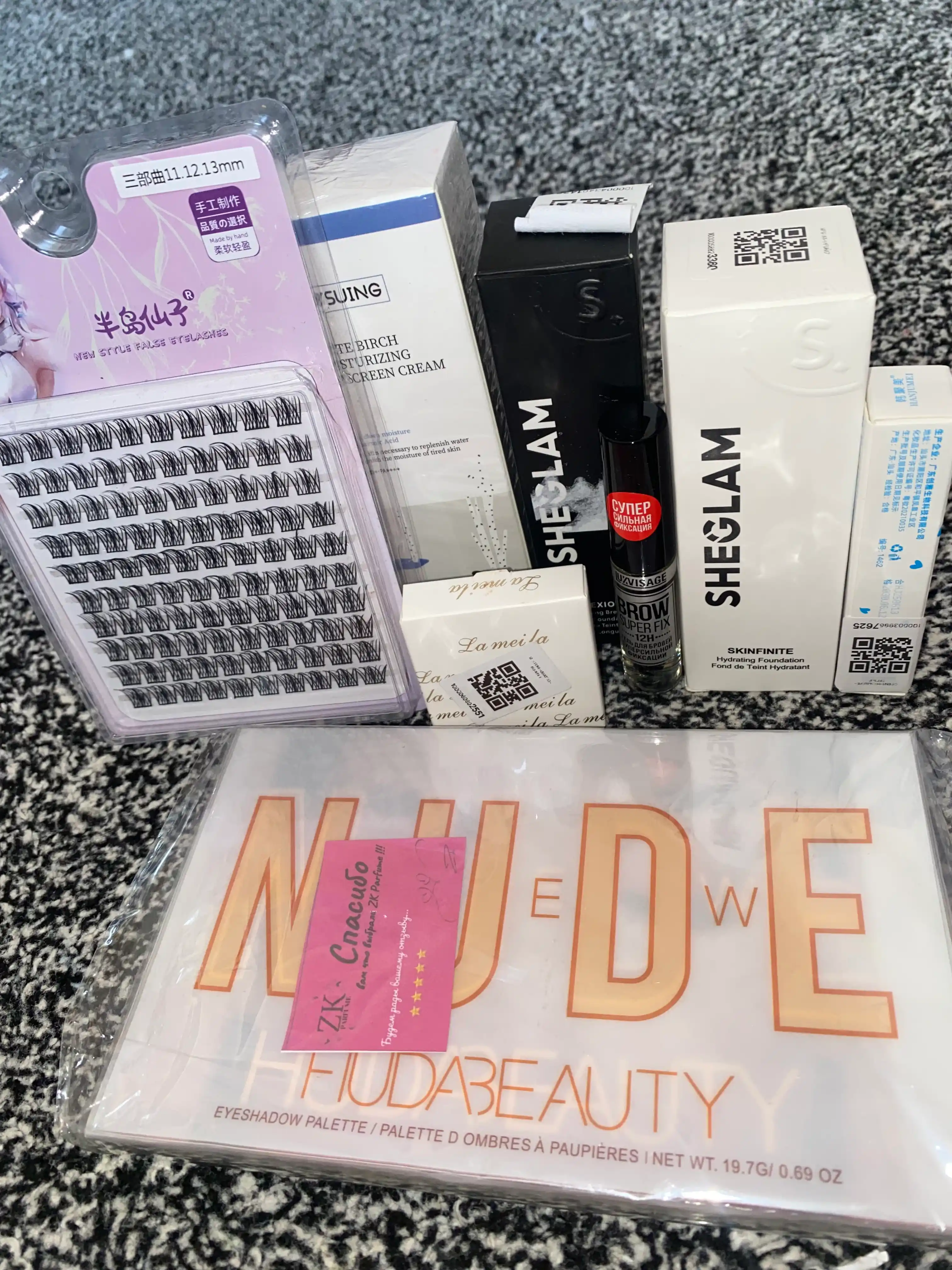Тени для век Huda Beauty NUDE, 18 разных цветов