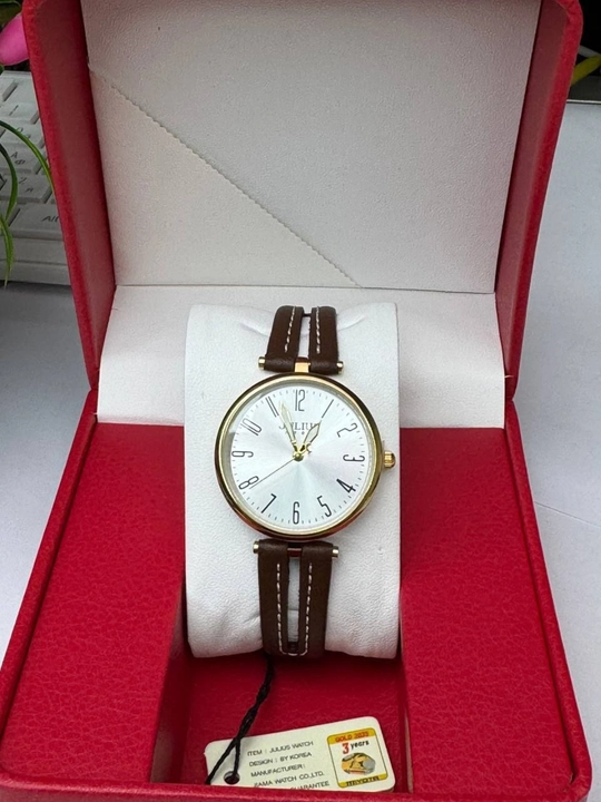 Ayollar qutili qo'l soati