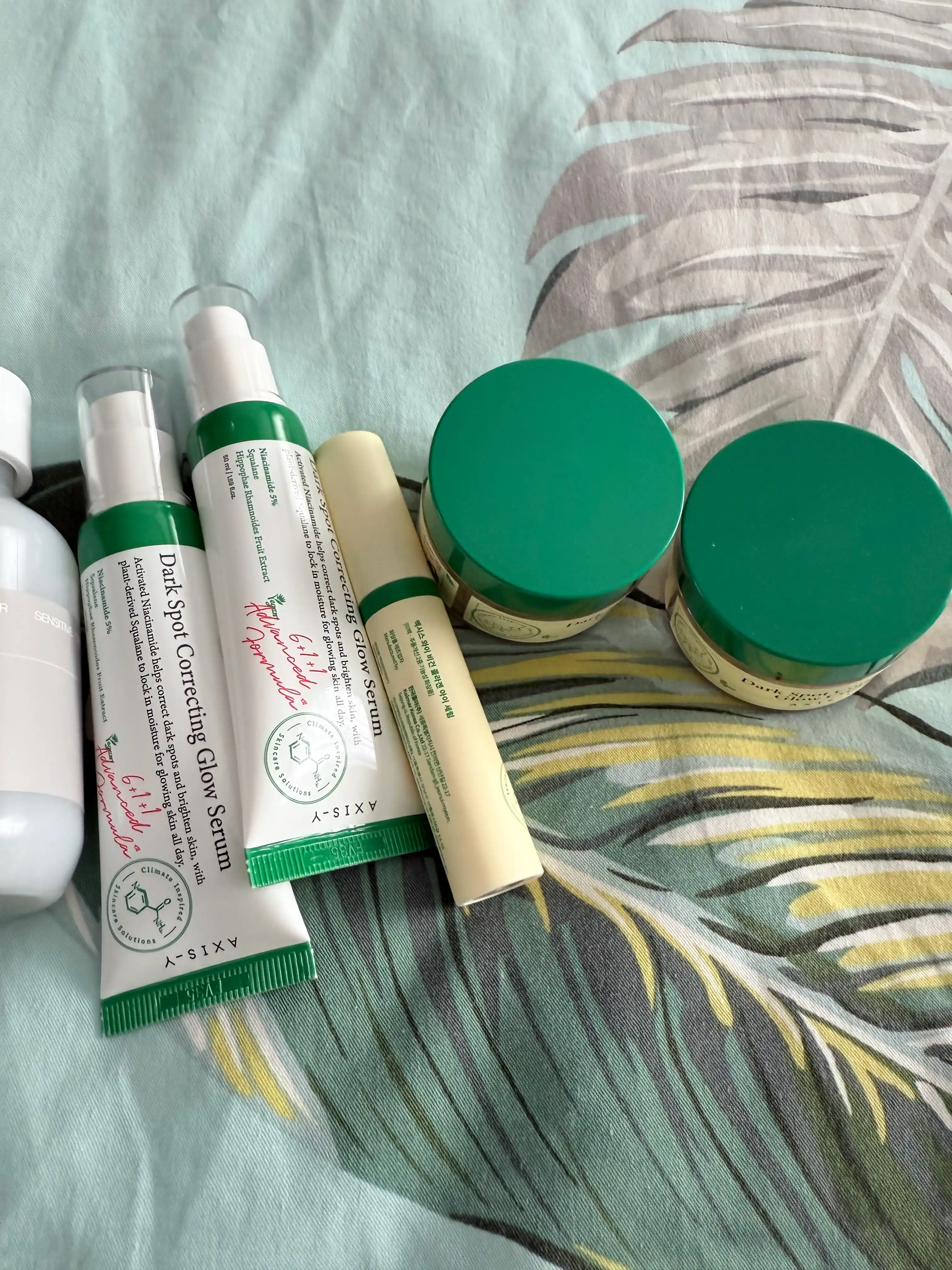 Осветляющий крем для лица Dark Spot Correcting Glow Cream AXIS-Y