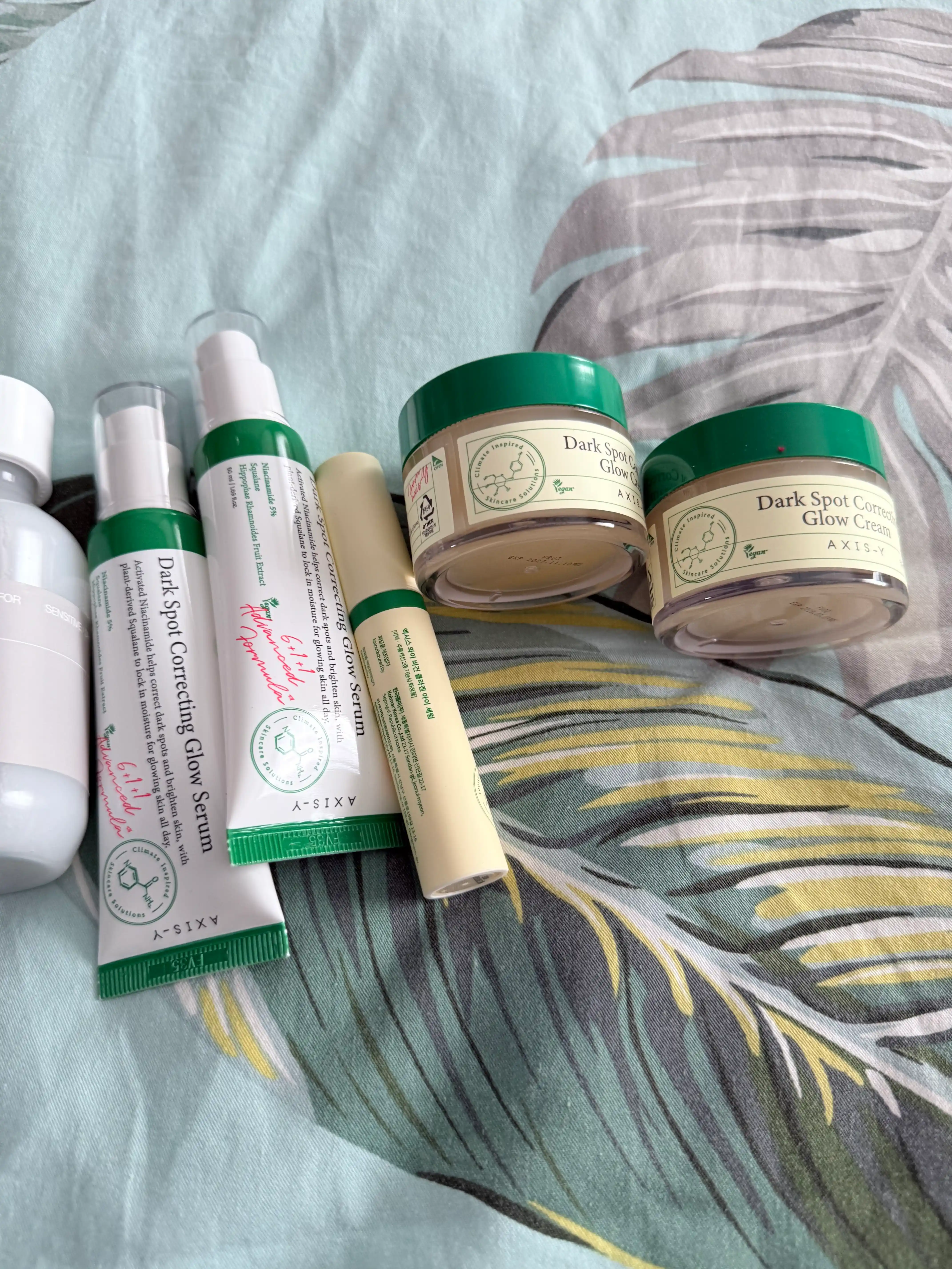 Осветляющий крем для лица Dark Spot Correcting Glow Cream AXIS-Y