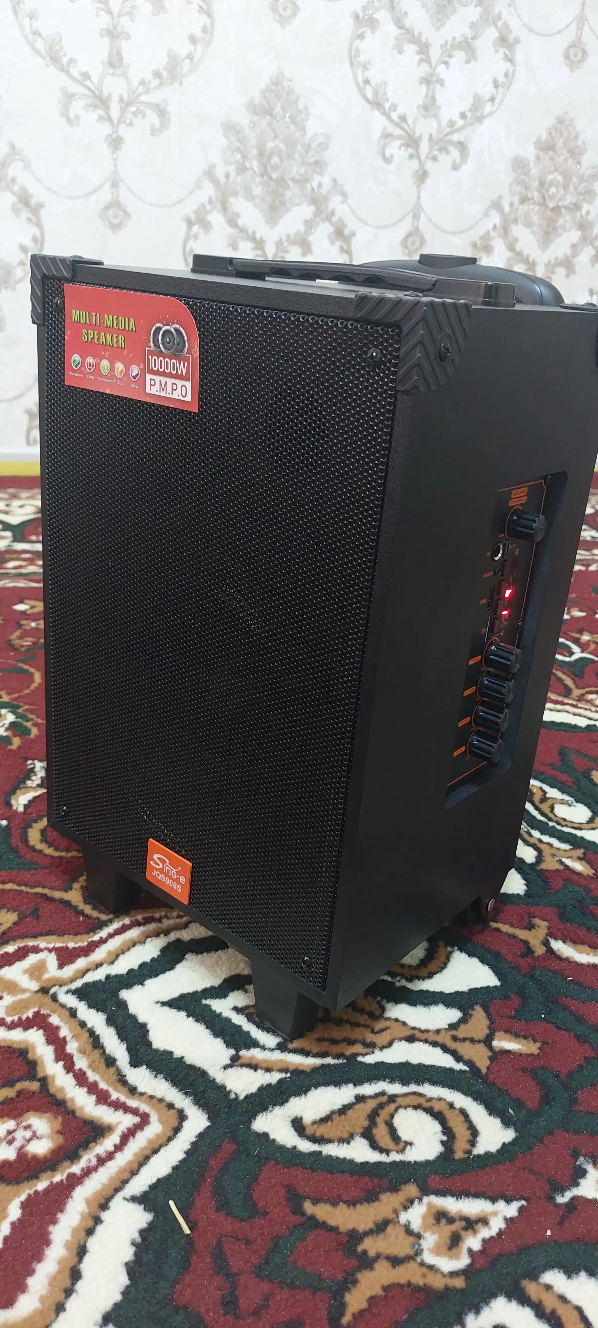 Kolonka karaoke simsiz portativ ZQS Bluetooth bilan, mikrofon va RGB yoritgich bilan