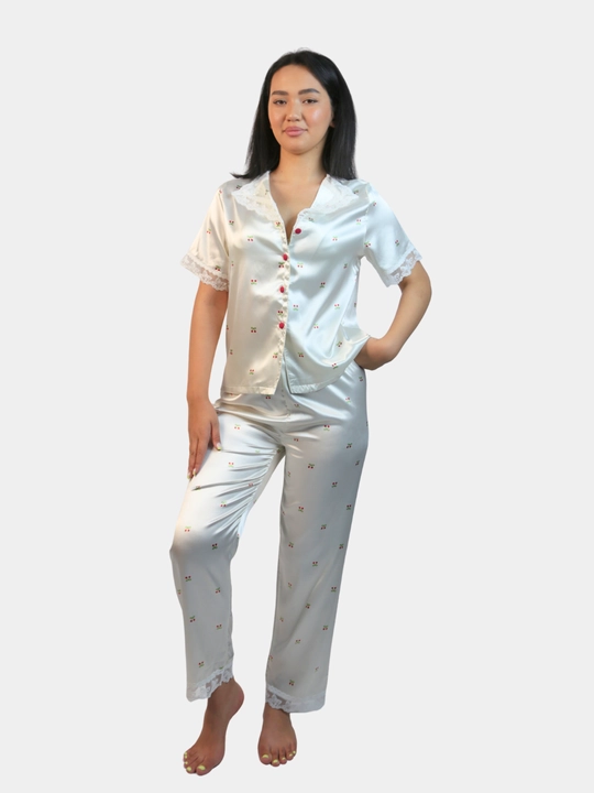 Olcha gulli pijama to‘plami,(3 tasi 1da).Nafis qizlar va ayollarga. M, L, XL, 2XL o‘lcham