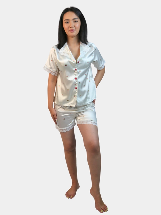 Olcha gulli pijama to‘plami,(3 tasi 1da).Nafis qizlar va ayollarga. M, L, XL, 2XL o‘lcham