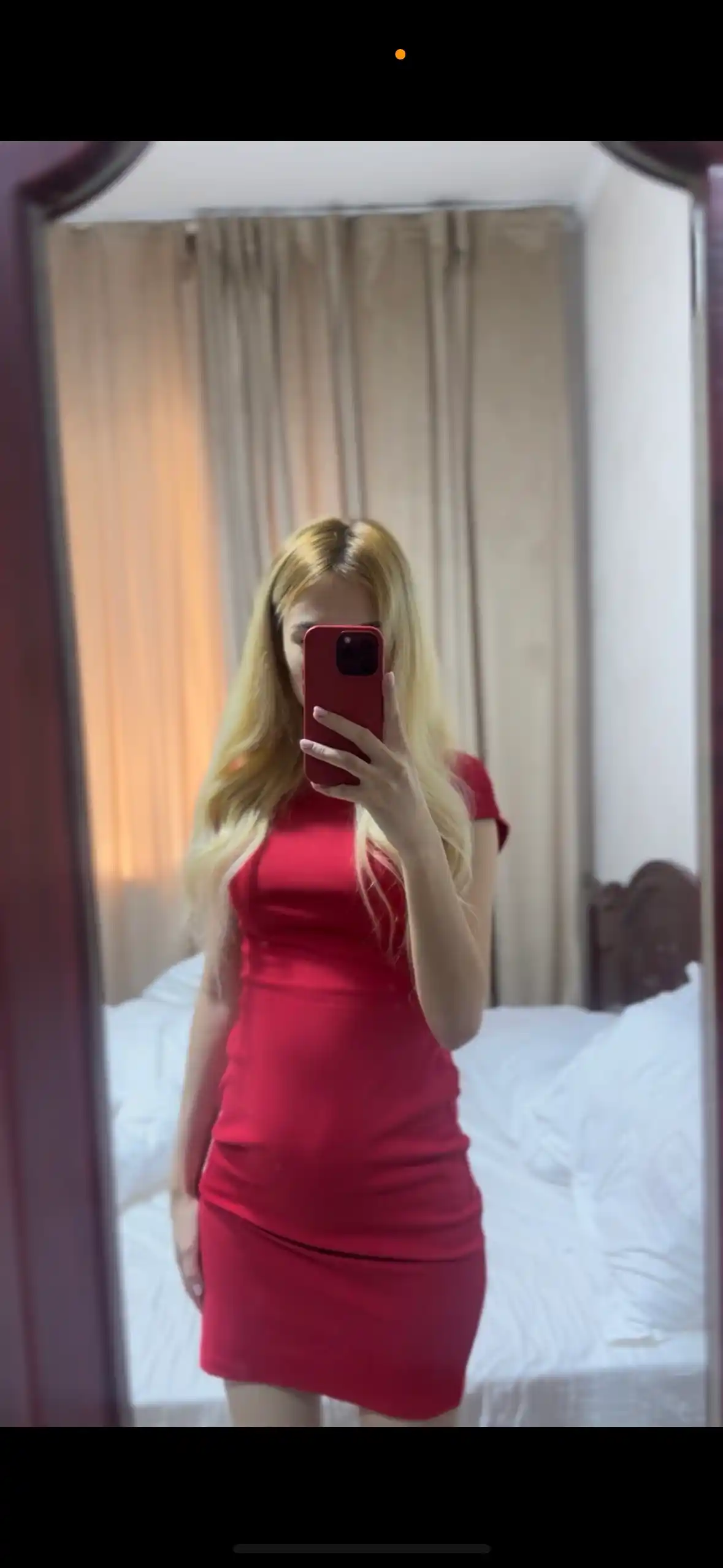 Платье женское, однотонное, короткое, облегающее, c открытой спиной
