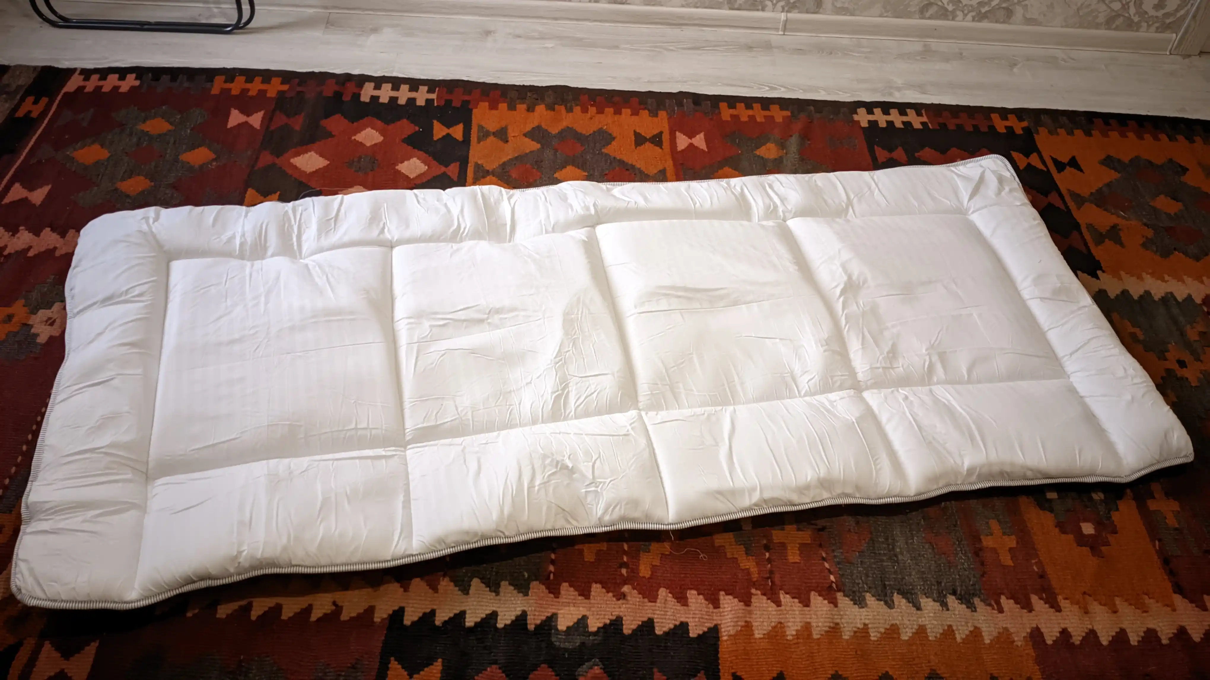 Matras uchun himoya yopgich, Topper, qavilgan, rezinali, 90x200, 160x200, 180x200