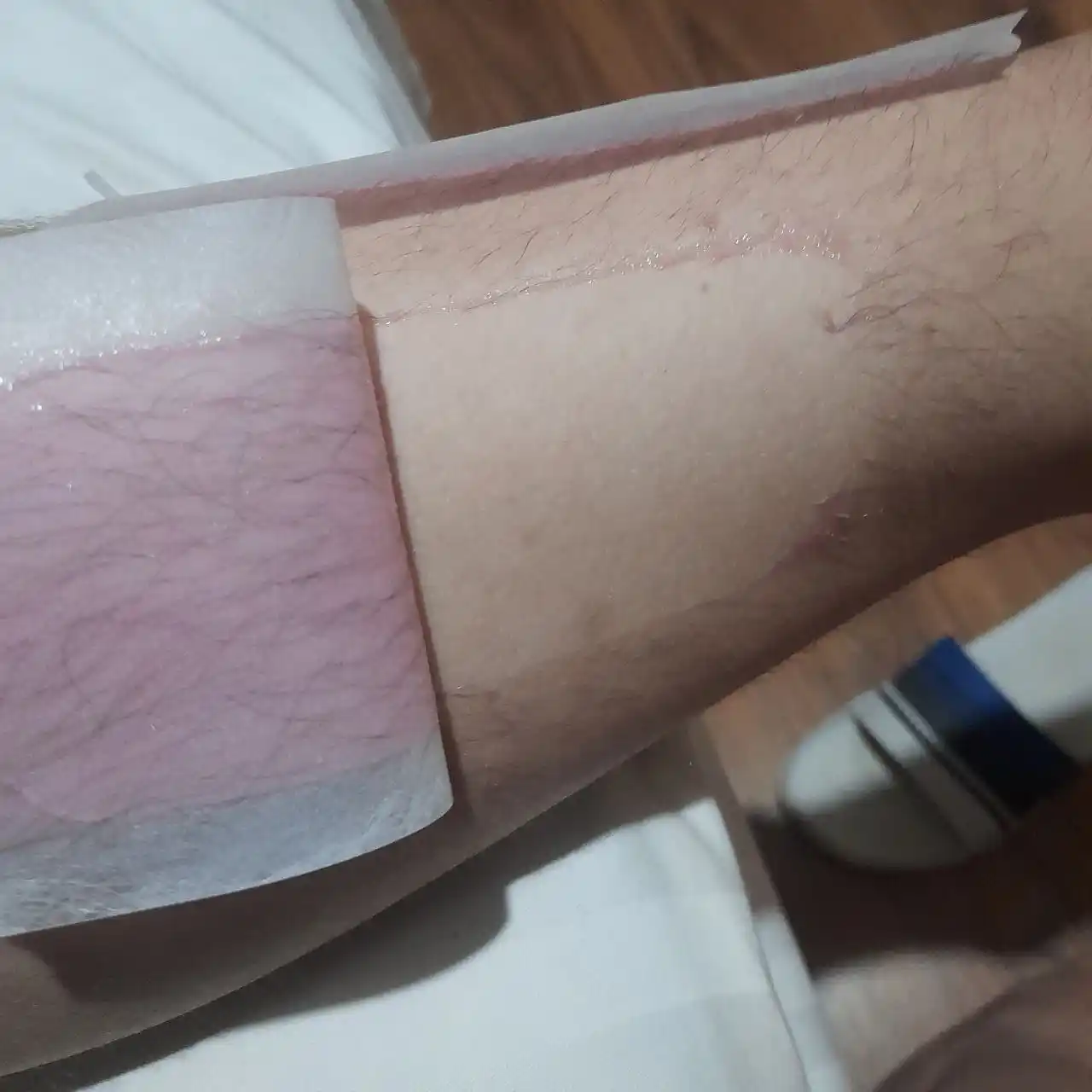 Восковые полоски Veet professional, 12 штук, 3 салфетки, с маслом ши, для чувствительной кожи