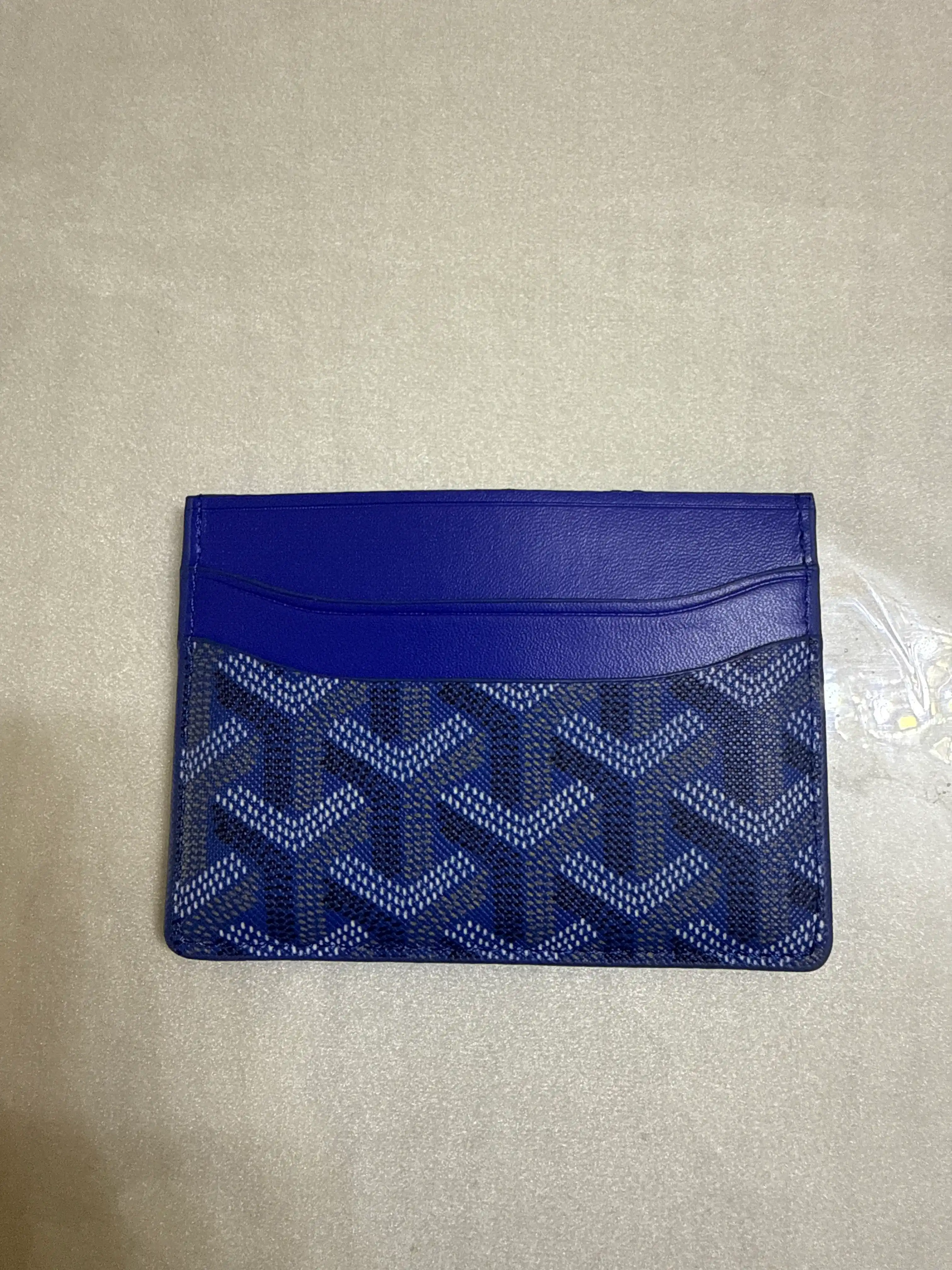 Кошелек Goyard: для карт, паспорта, удостоверения личности, визиток, без коробки