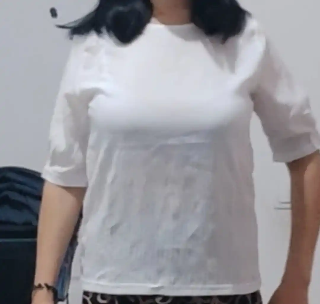 Ayollar bluzkasi, kalta yengli -EllyFashion