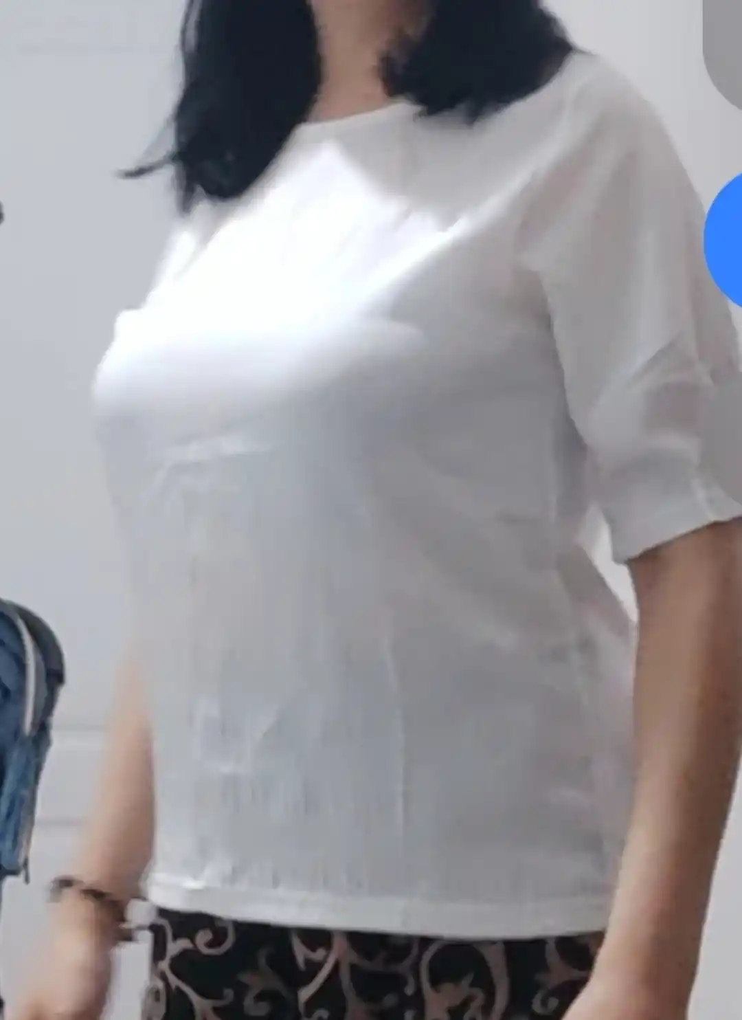 Ayollar bluzkasi, kalta yengli -EllyFashion