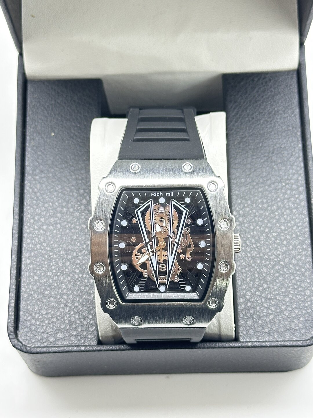 Ayol anal tatuirovkasi fotosurati