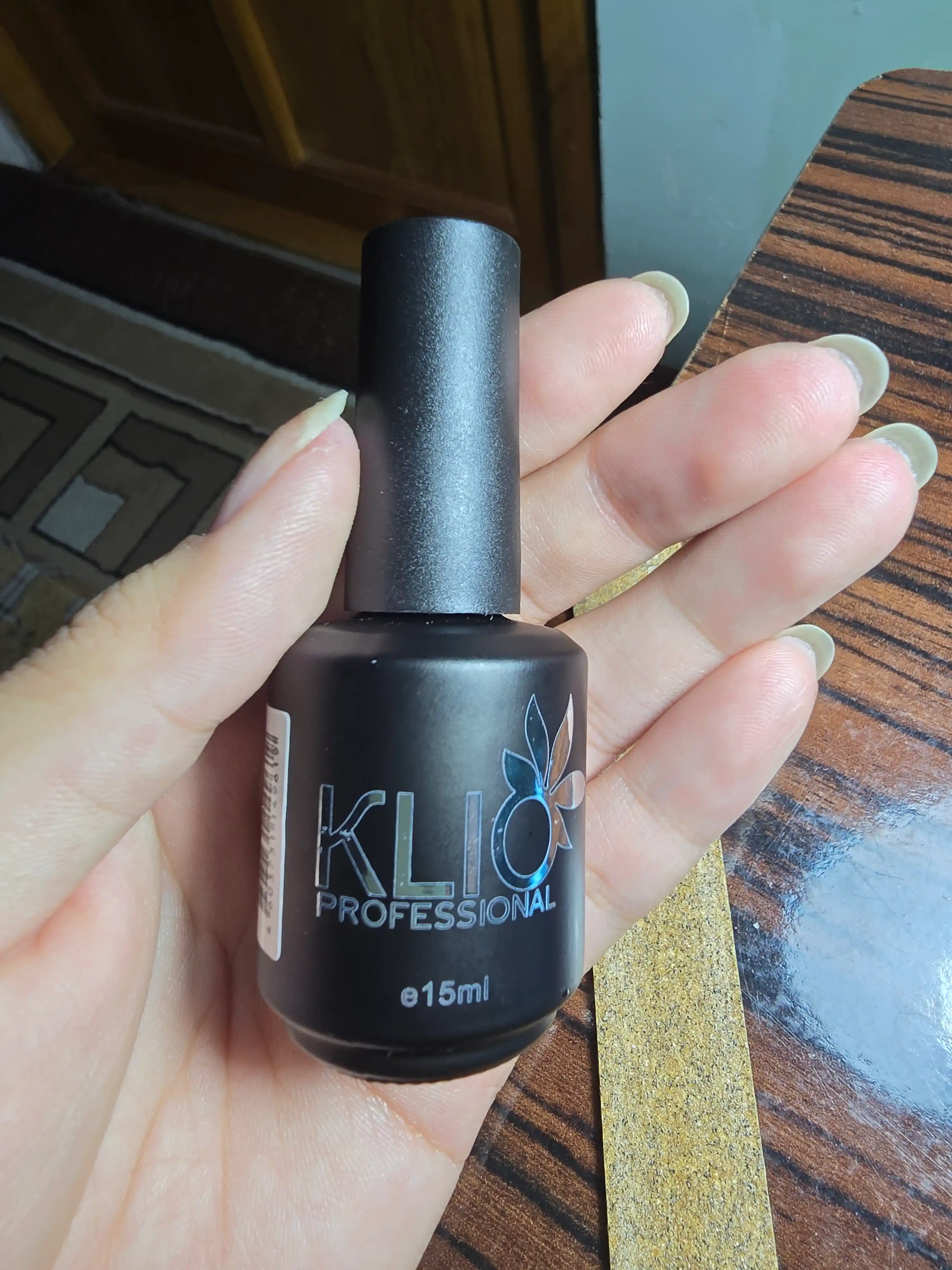 Shaffof asos Klio, tirnoqlarni mustahkamlash uchun 15 ml