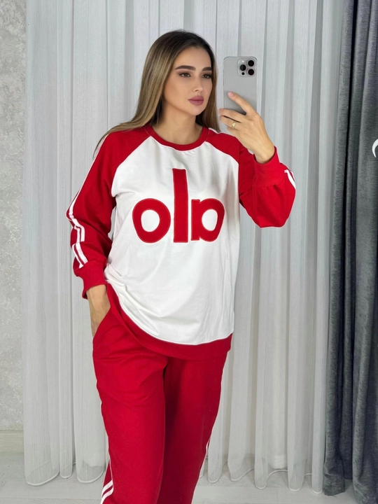 Ikki qismdan iborat ayollar sport kostyumi, standart o‘lchamlar