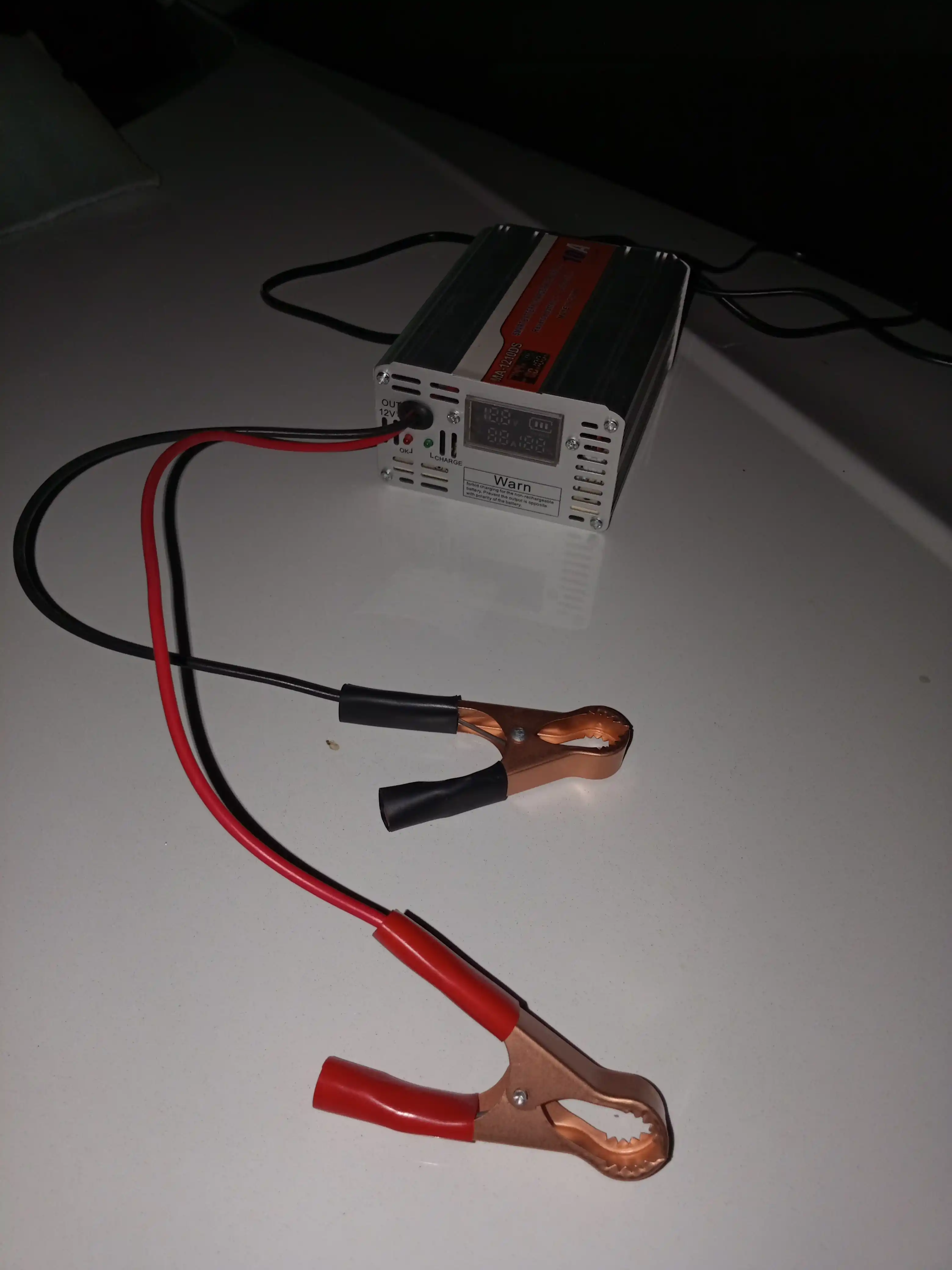 Avtomobil akkumulyator uchun zaryadlovchi qurilma 12V/10A
