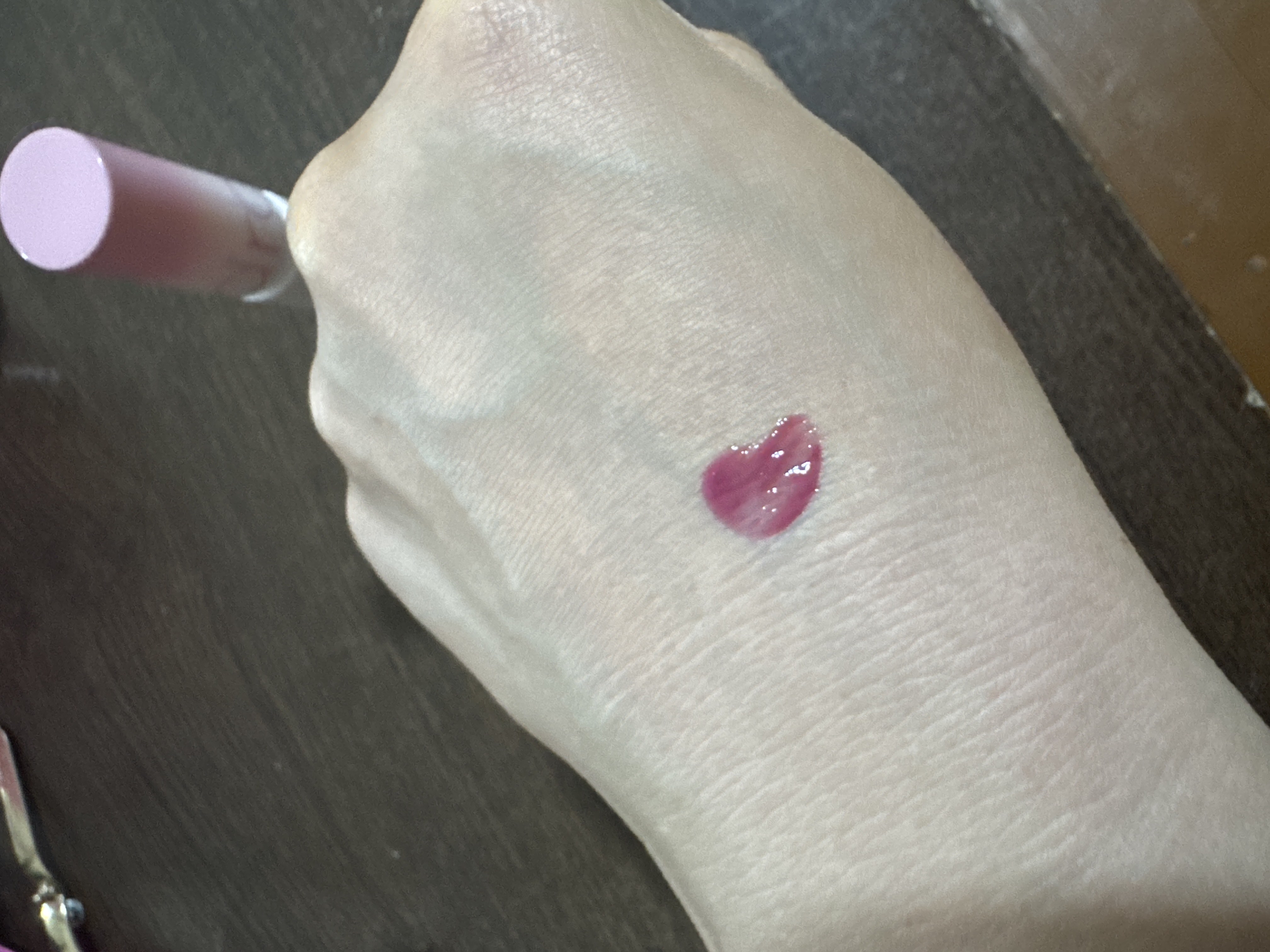 Uzoq muddatli porloq lab bo'yog'i rom&nd Juicy Lasting Tint