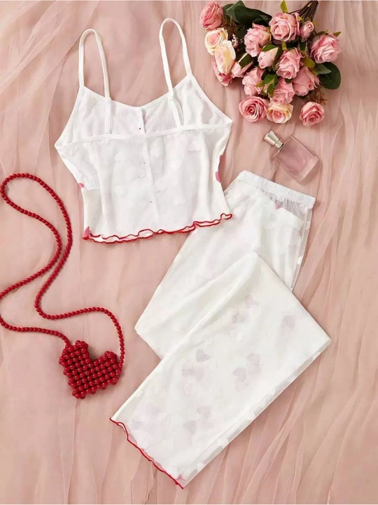 Ayollar uchun pijamalar, uy kiyimlari, mayka bilan shim