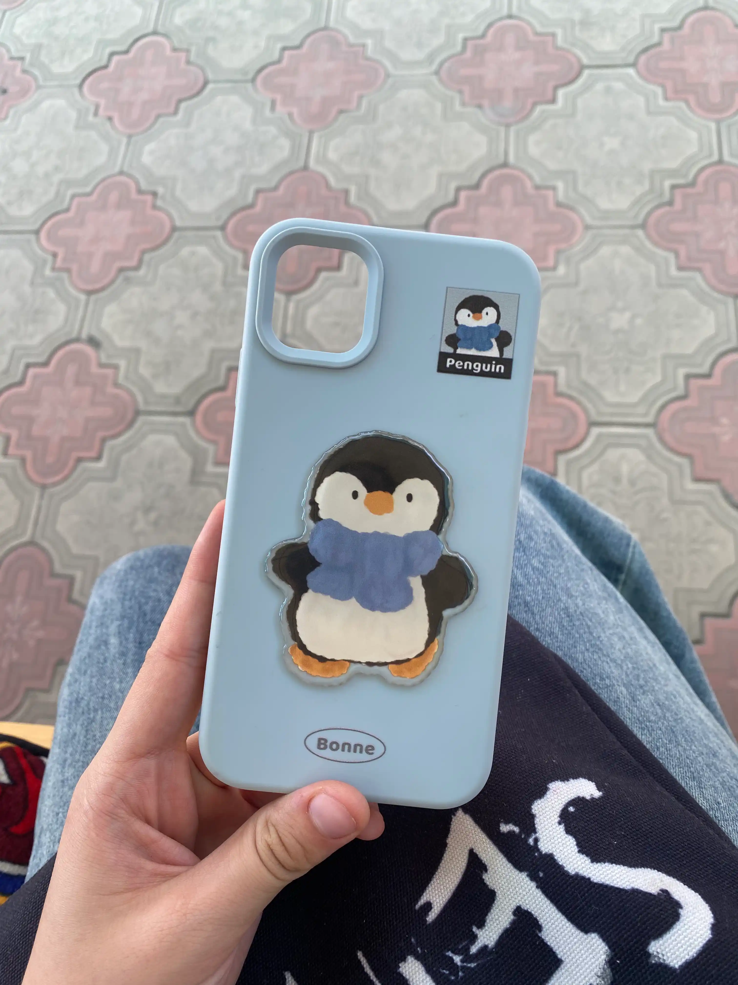 iPhone 11/12/13/14/15/16 Pro/ProMax uchun 3D stikerli yoqimli silikon g‘ilof