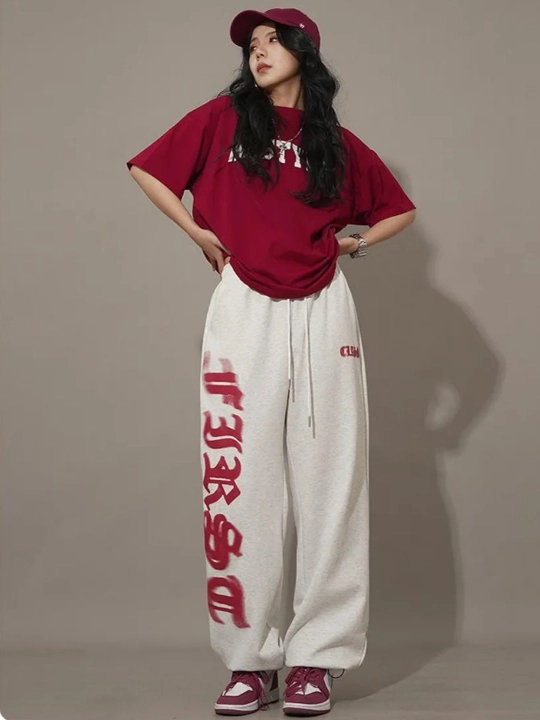 Ayollar kiyimi, yozgi sport shimlari, oversize shimlar, ko‘cha uslubidagi keng shimlar