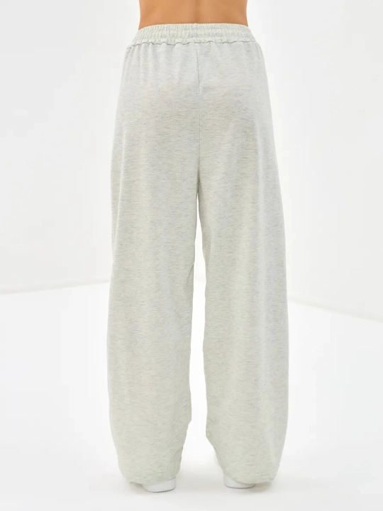 Ayollar kiyimi, yozgi sport shimlari, oversize shimlar, ko‘cha uslubidagi keng shimlar