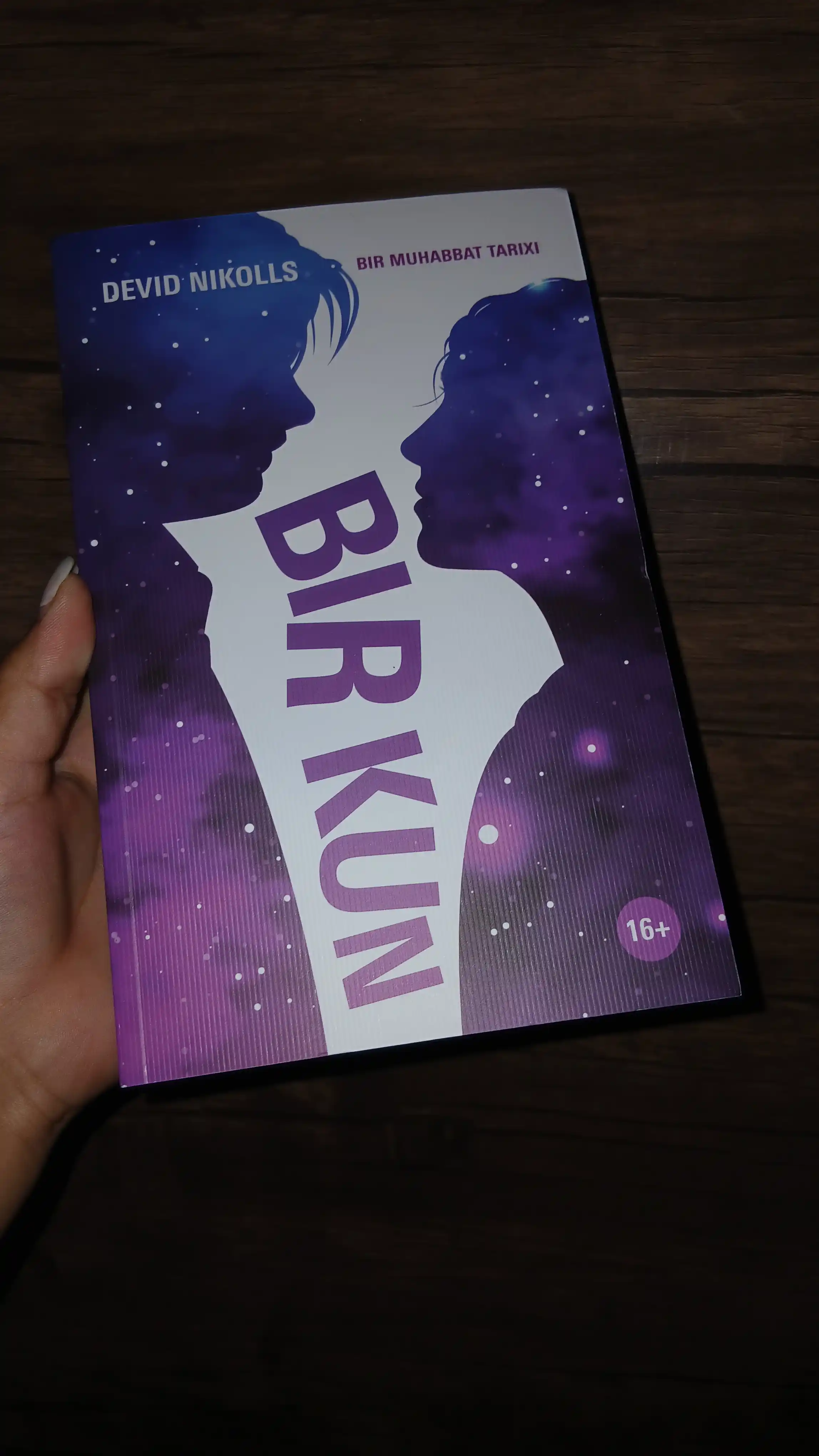 Kitob Devid Nikolls Bir kun, Roman, Muhabbat, Drama