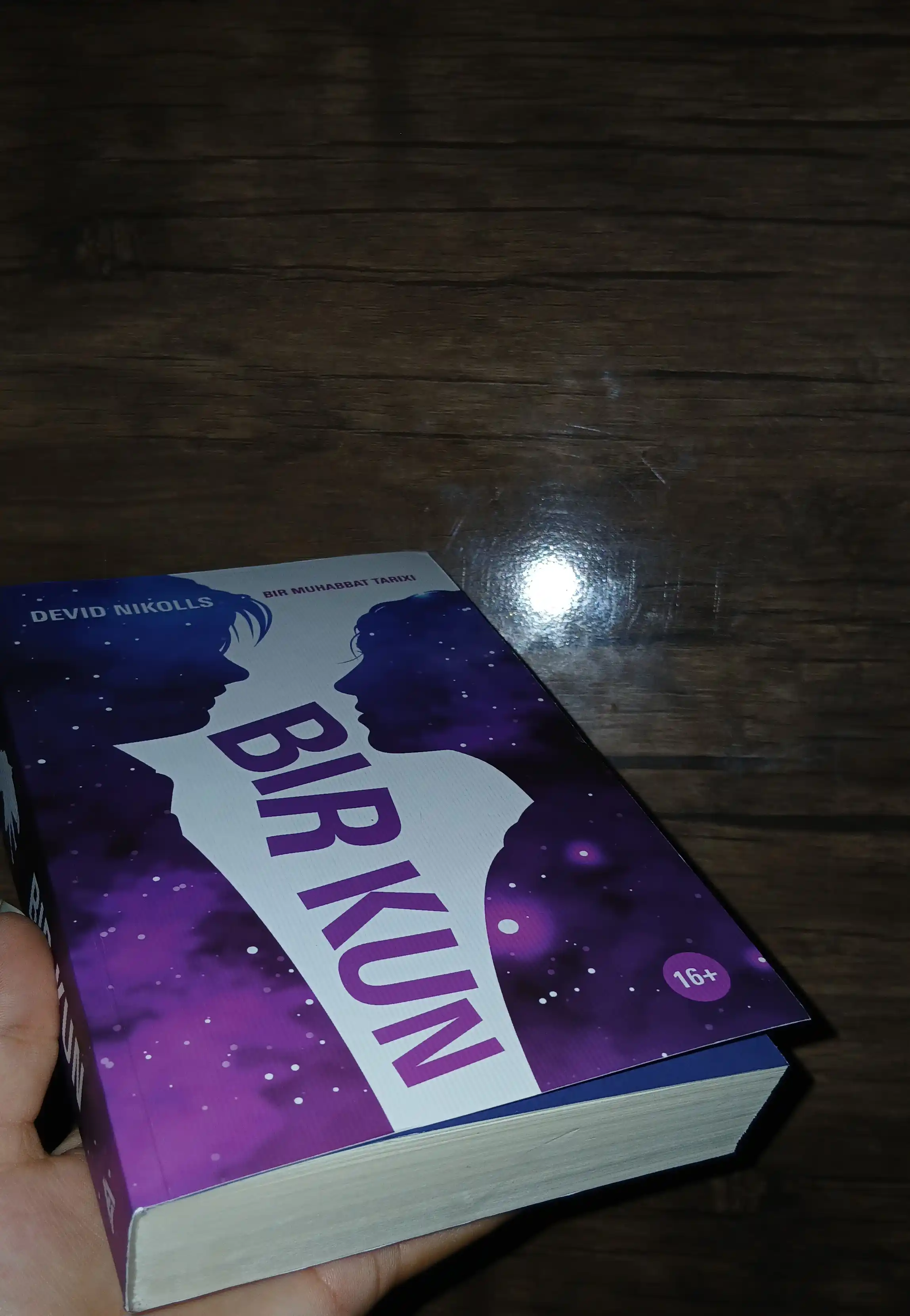 Kitob Devid Nikolls Bir kun, Roman, Muhabbat, Drama