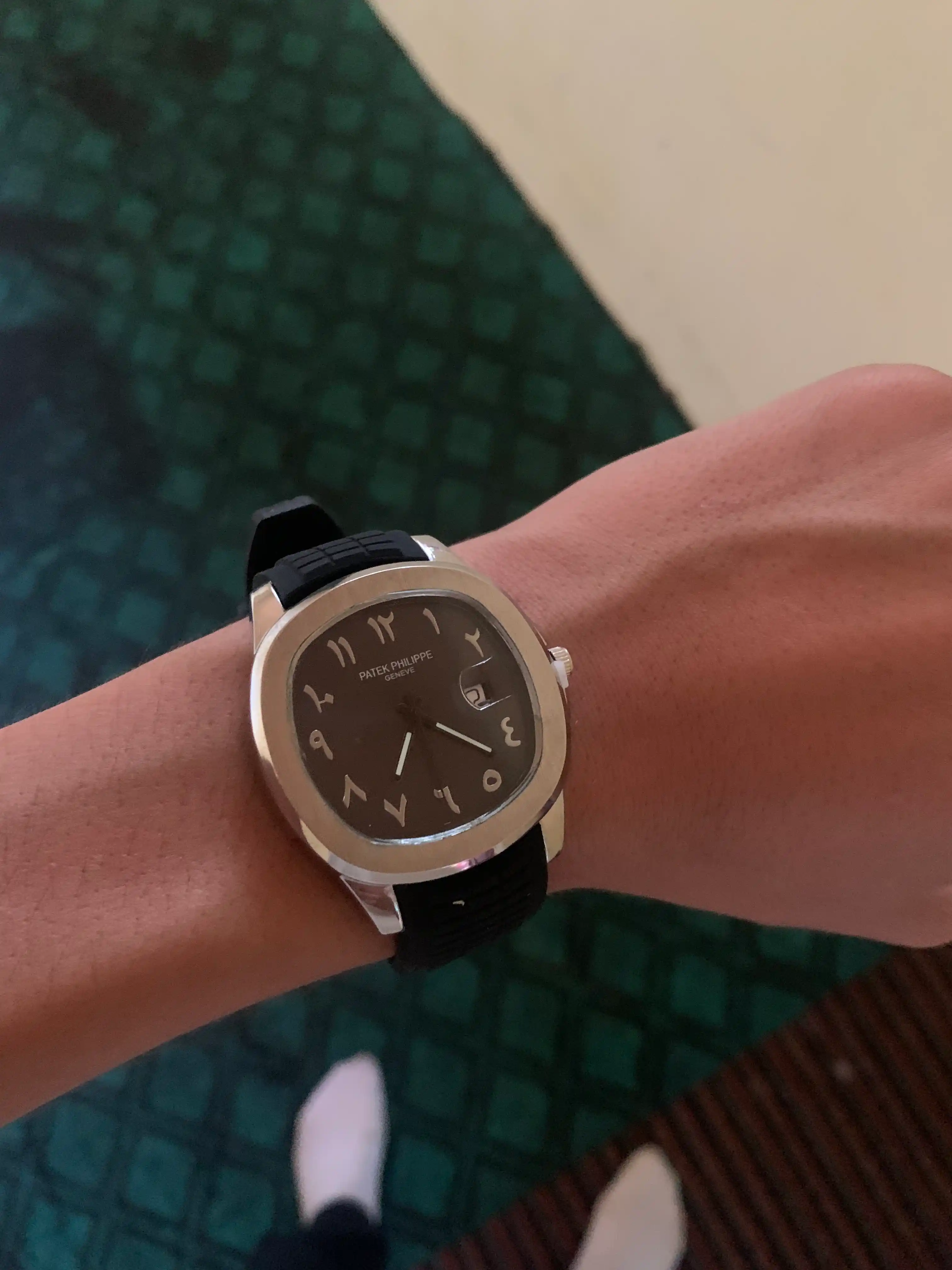 Erkaklar uchun Patek Philippe naqshli qo'l soatlari, sovg'a o'ramida
