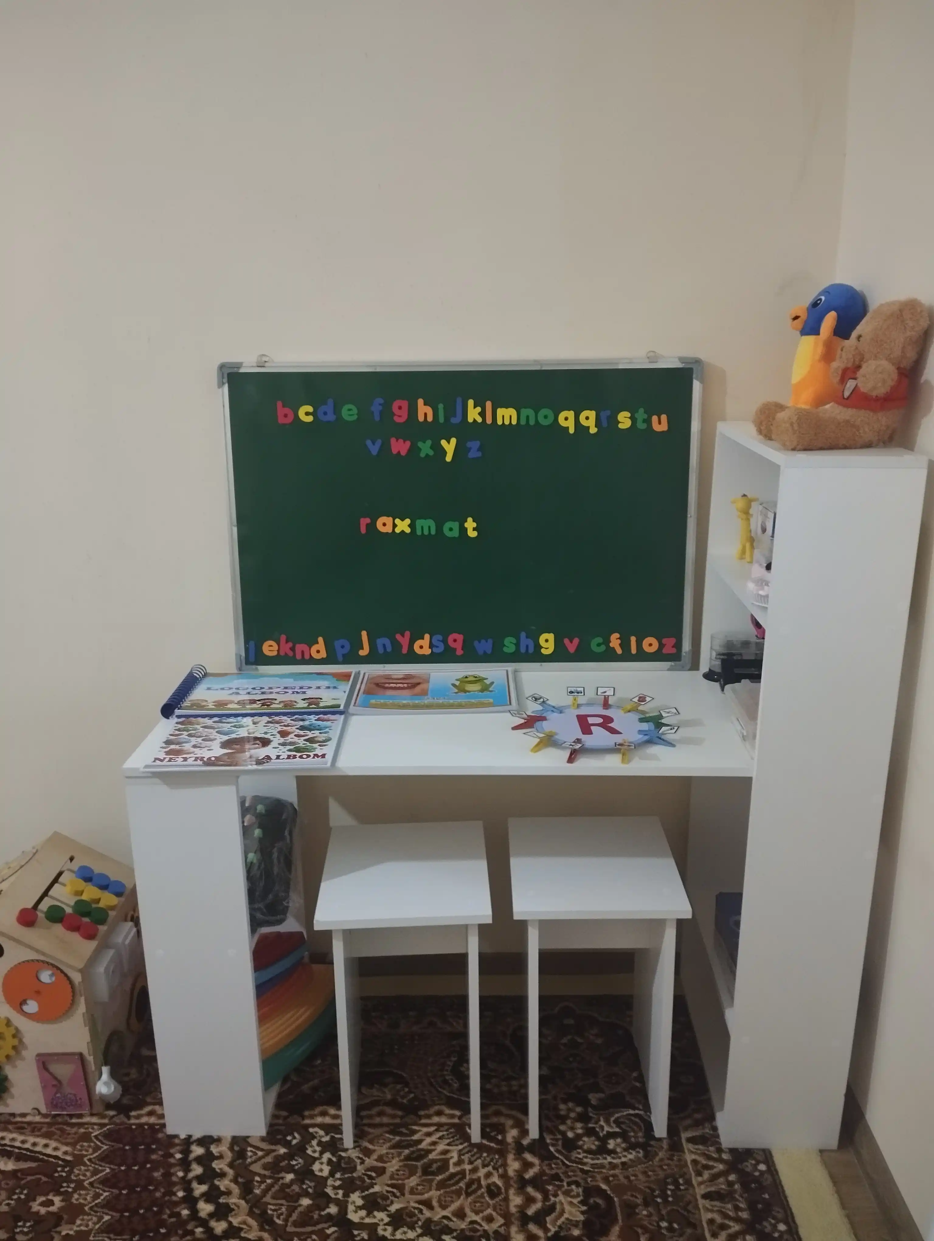 Стол компьютерный УФА, размеры 120х120х50 см, в полной комплектации