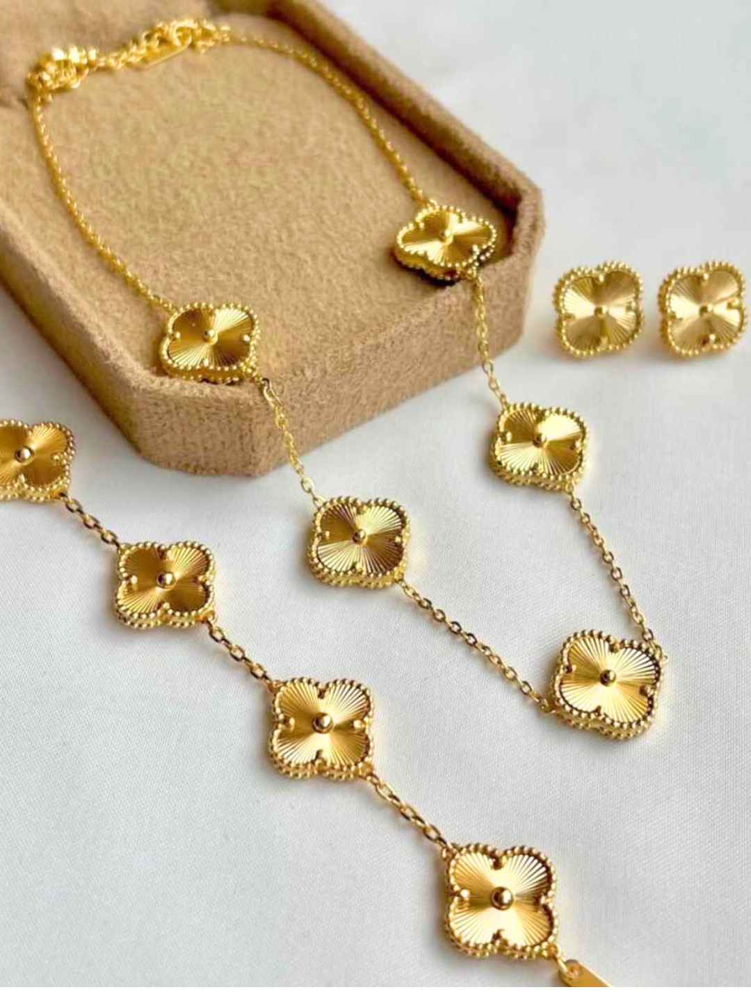 VAN CLEEF Набор бижутерий, кольцо, серьги, цепочка, браслет