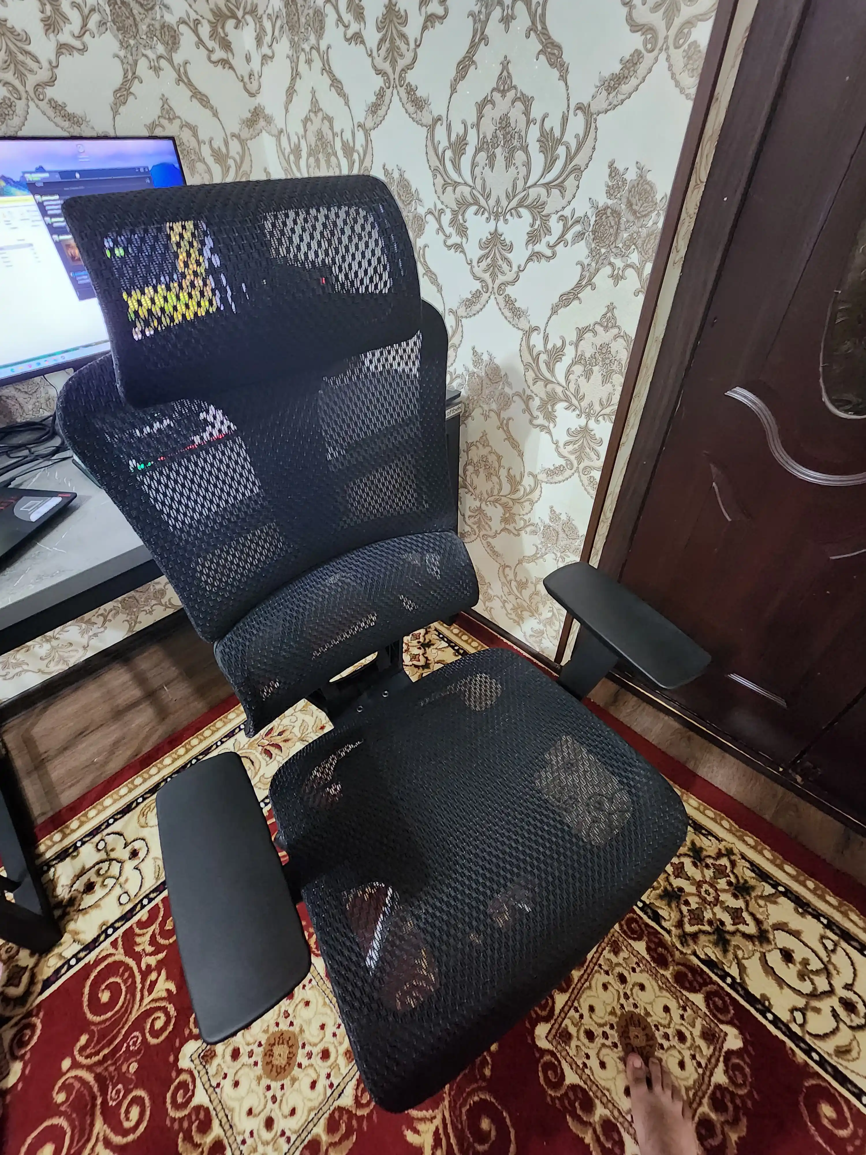 ERGO Air Pro HB Black bosh suyanchiqli ergonomik ofis kreslosi