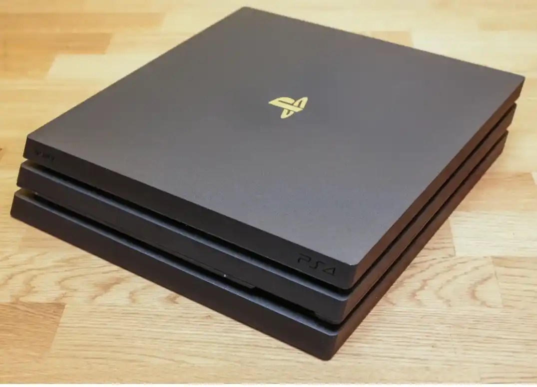 Playstation 4 Pro, 1 ТБ, 2 ТБ, с 2 джойстиками, установлены игры 