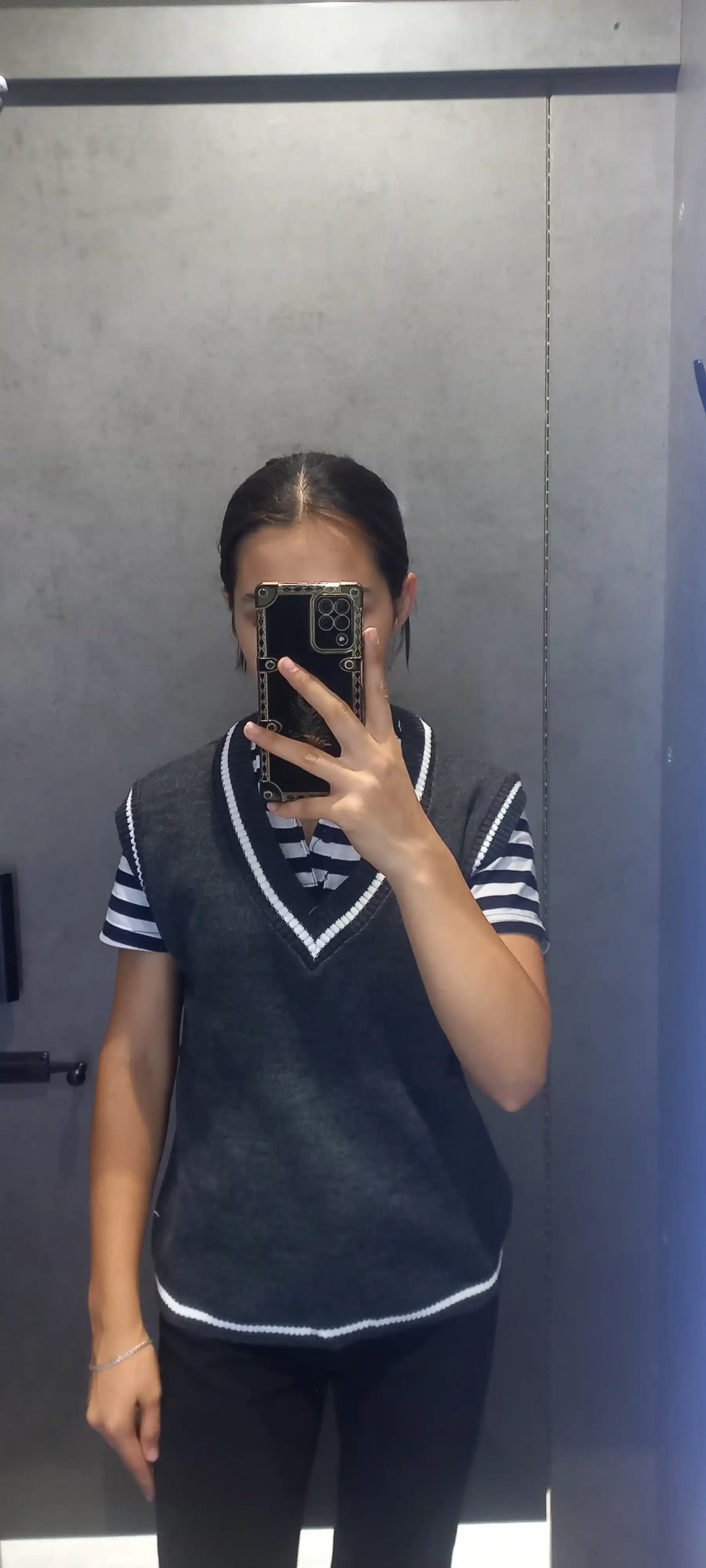 Maktab va o`qish uchun nimcha, jiletka Didov Triko uy, ish, ofis, maktab uchun