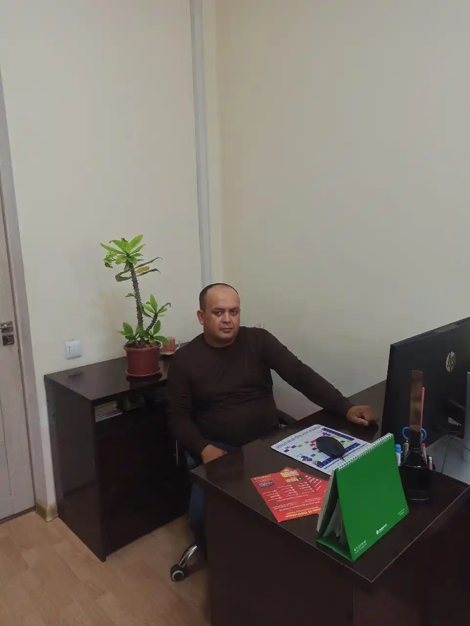 Erkaklar futbolkasi, uzun yengli, qora, klassik uslubda