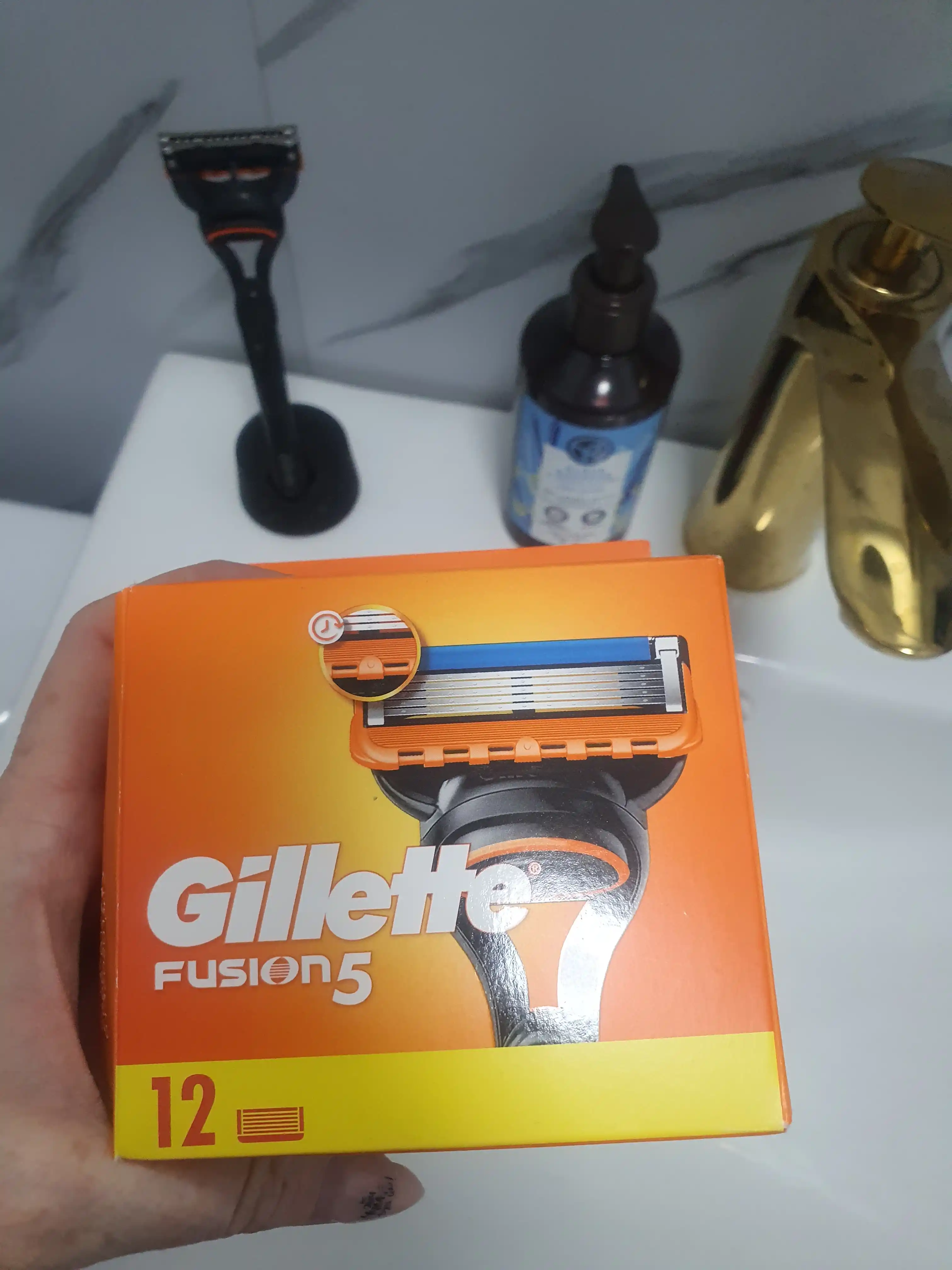 Сменные кассеты Gillette Fusion5 для бритвы, 12 шт, с 5 лезвиями, c точным триммером