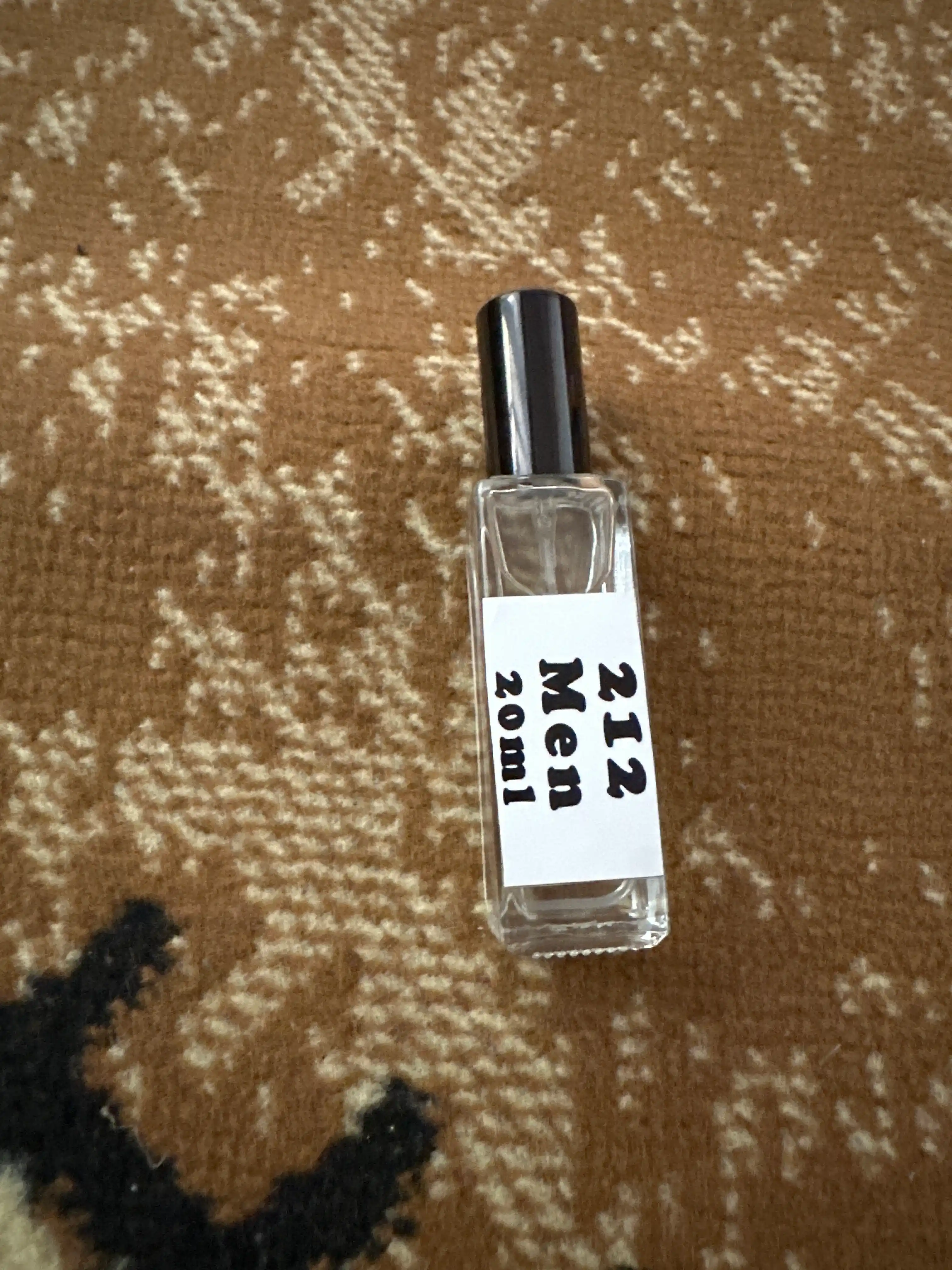 Erkaklar atiri 212 Men NYC, Fransiya